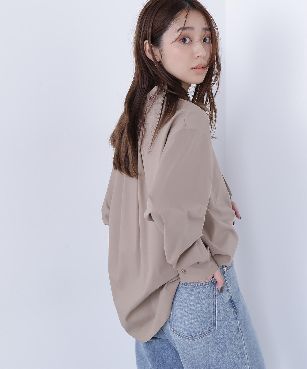 フリルネックスキッパーブラウス