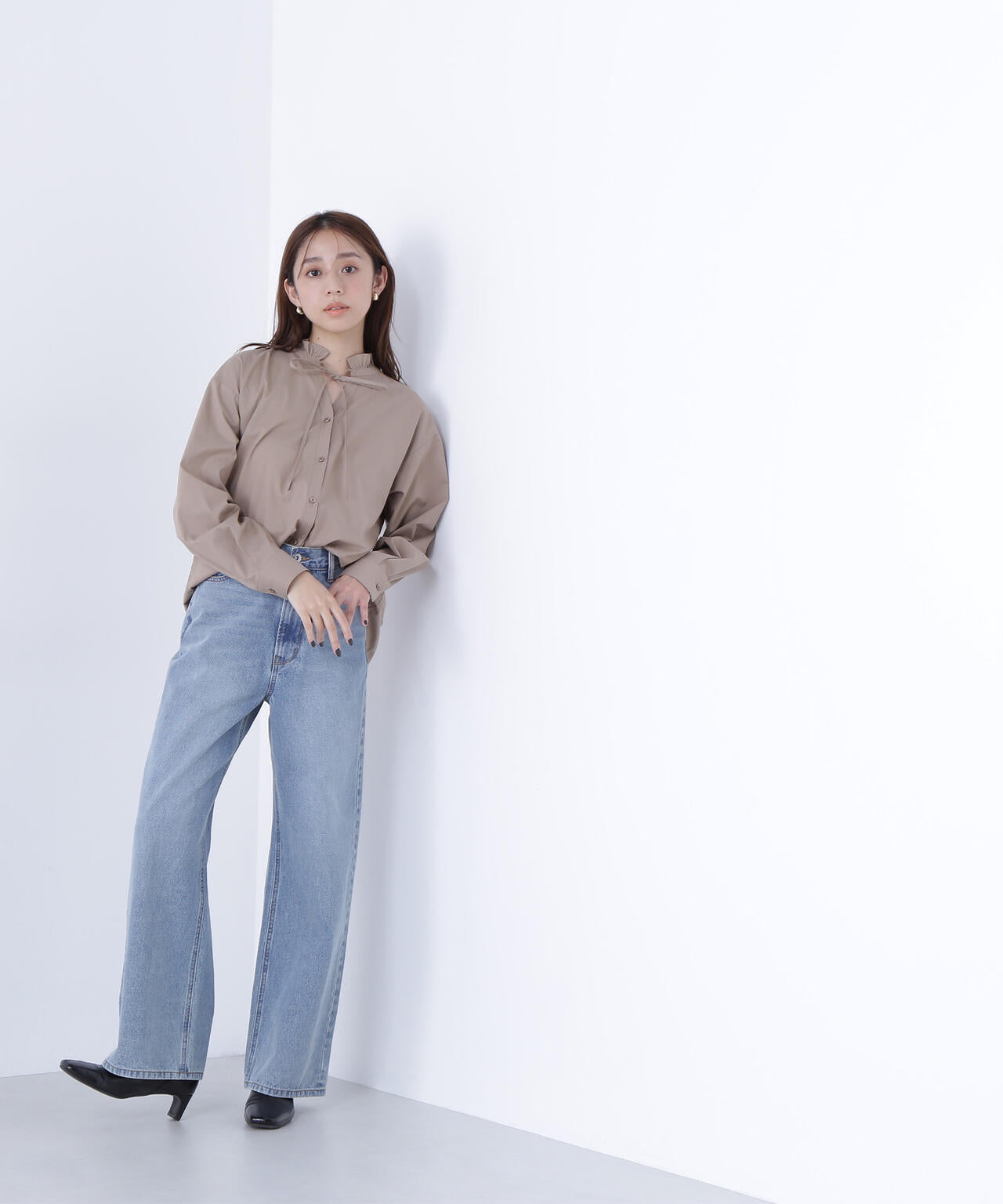 フリルネックスキッパーブラウス