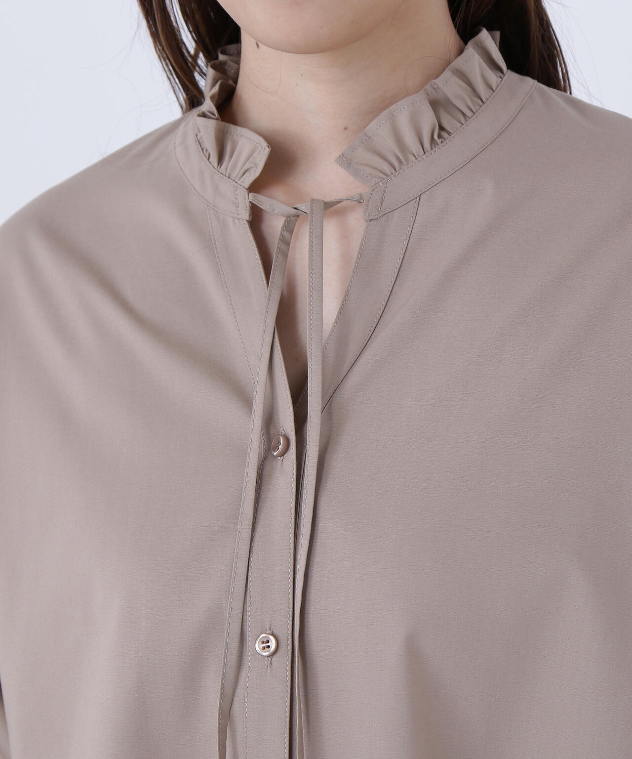 フリルネックスキッパーブラウス