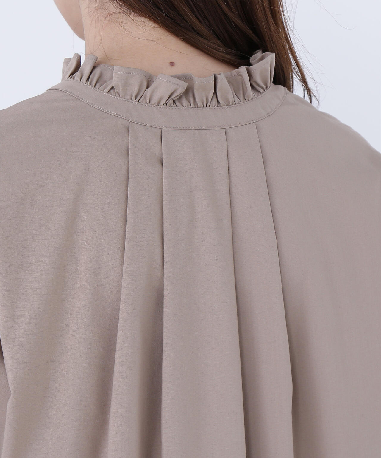 フリルネックスキッパーブラウス