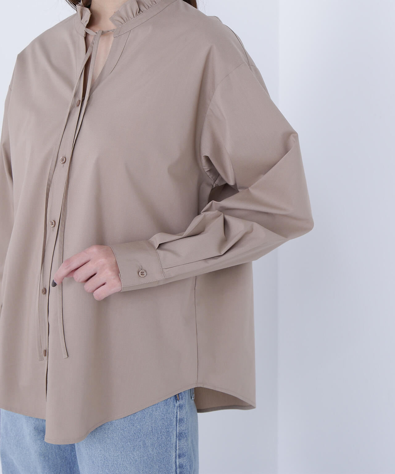 フリルネックスキッパーブラウス