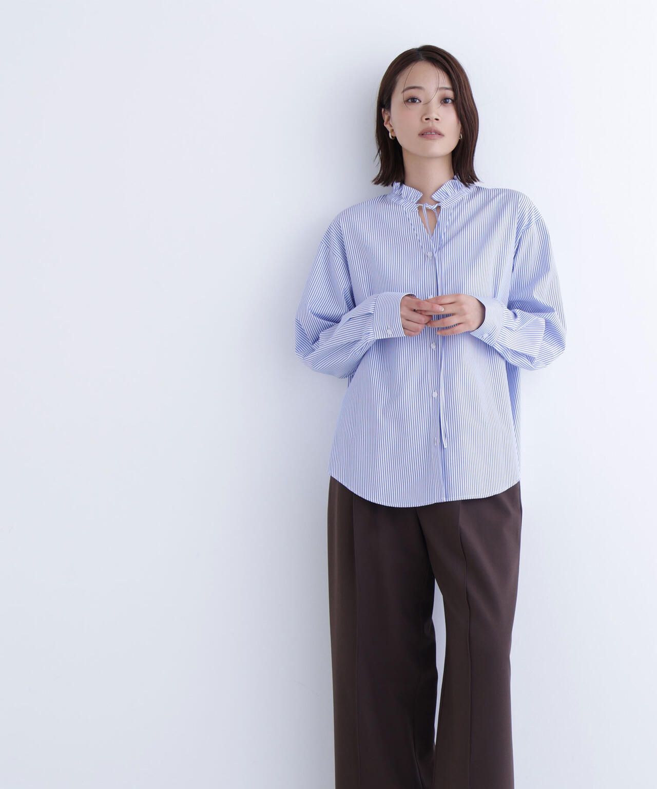 フリルネックスキッパーブラウス