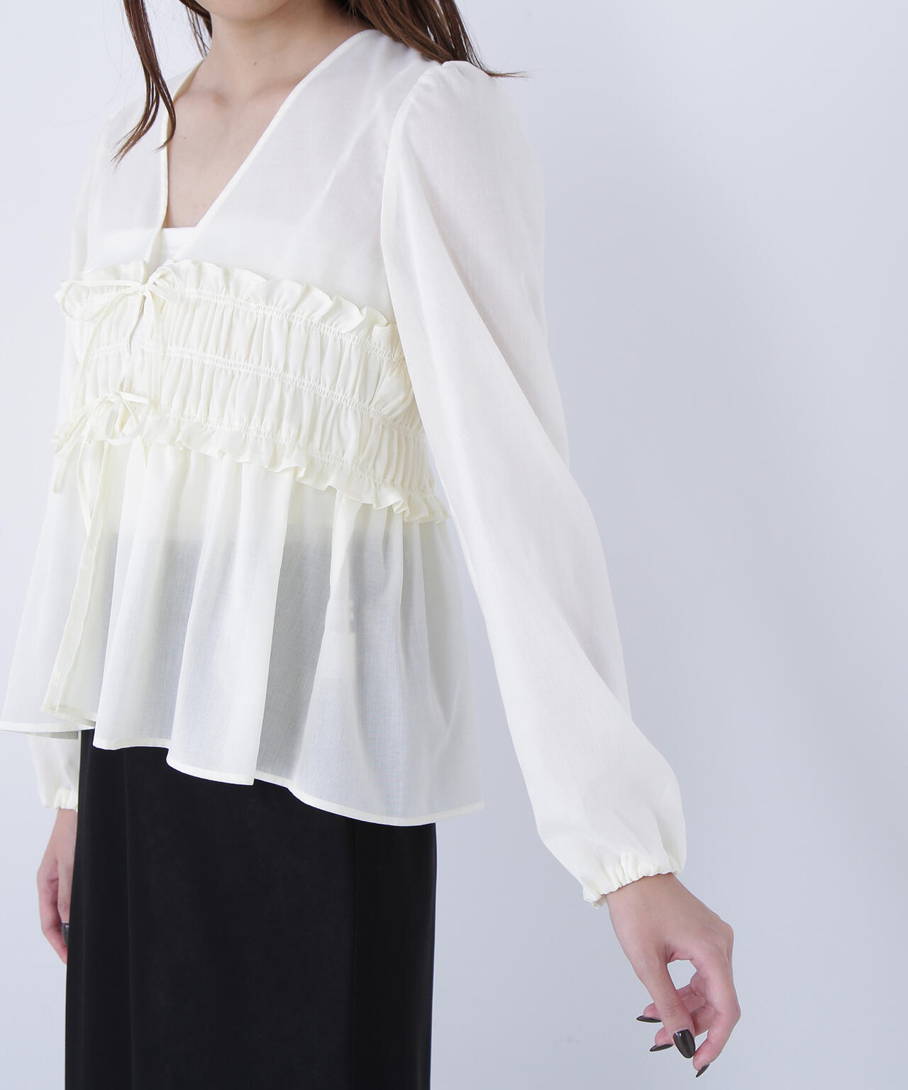 Vネックシャーリングペプラムブラウス