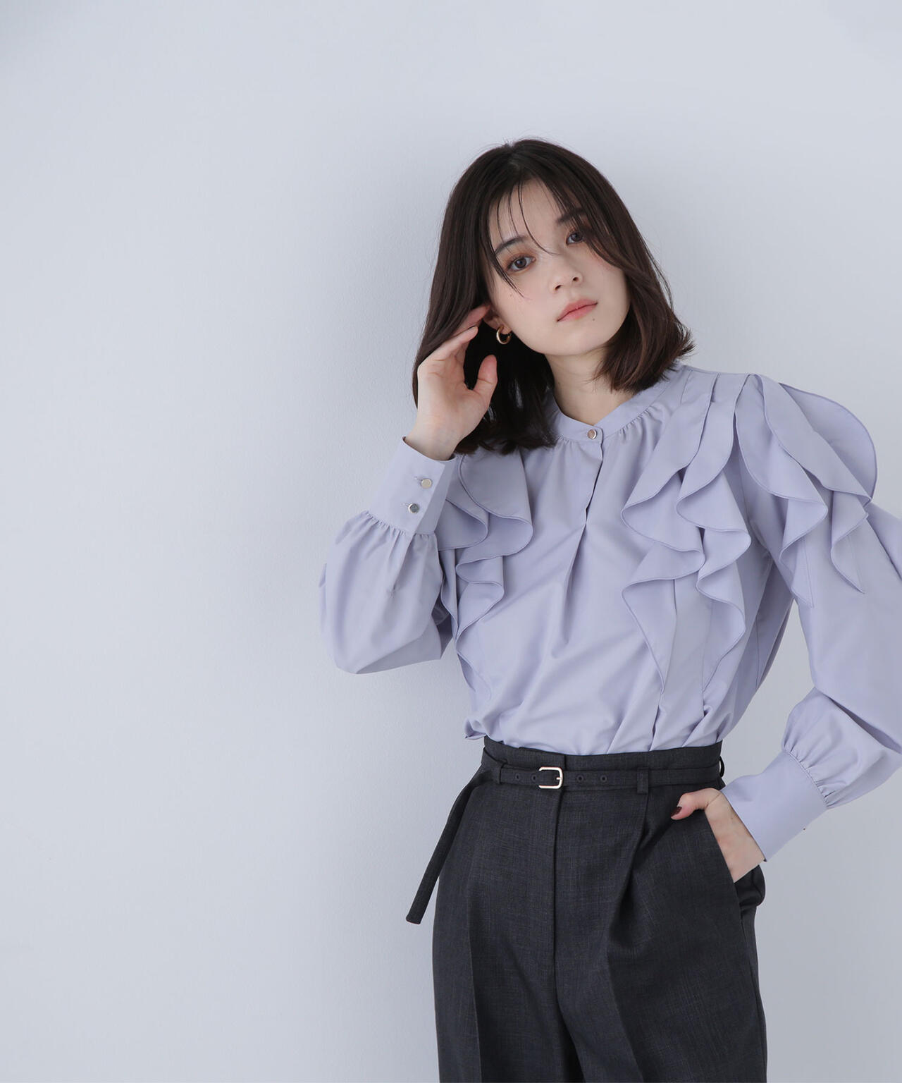 メタルポイントフリルブラウス