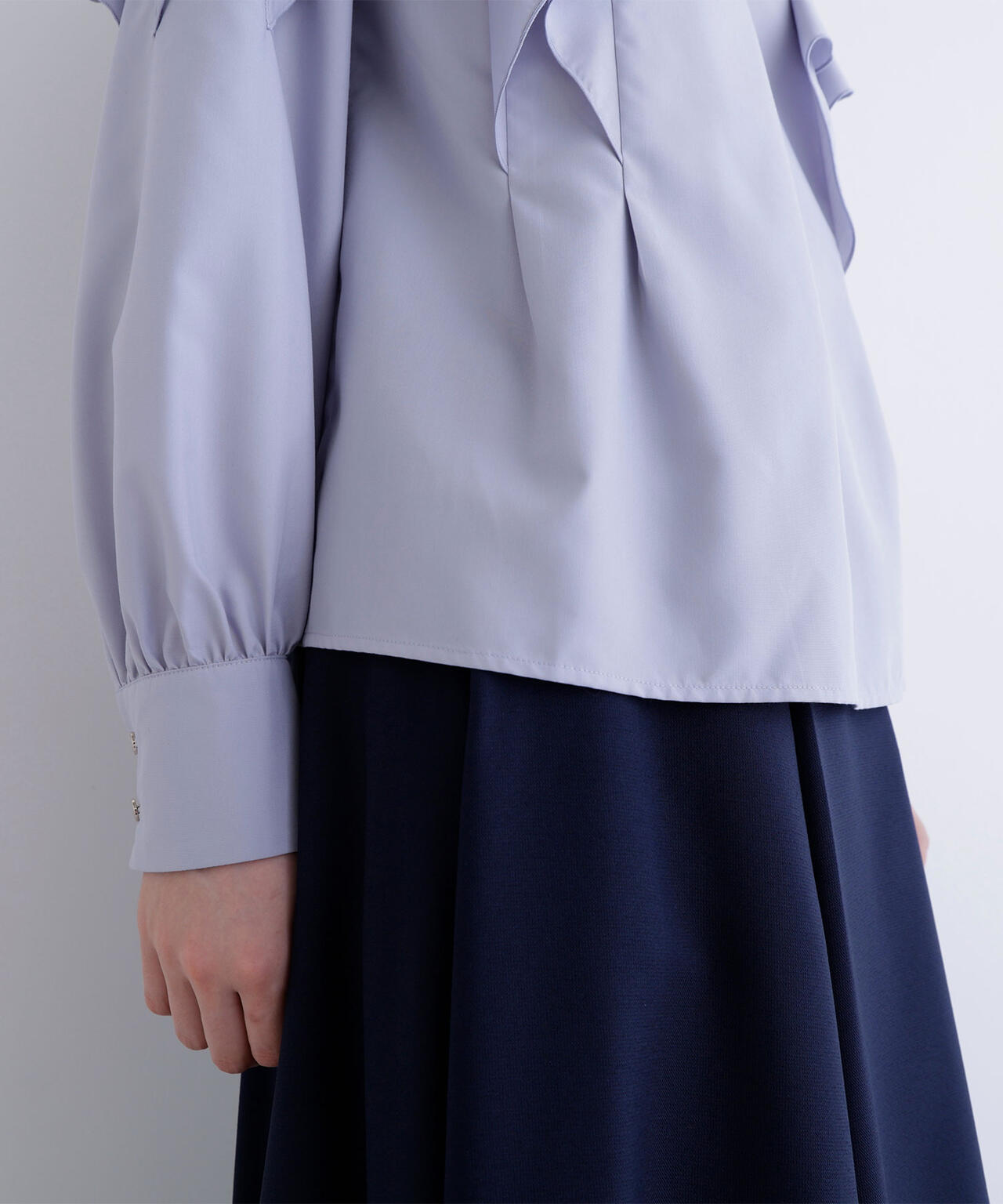 メタルポイントフリルブラウス