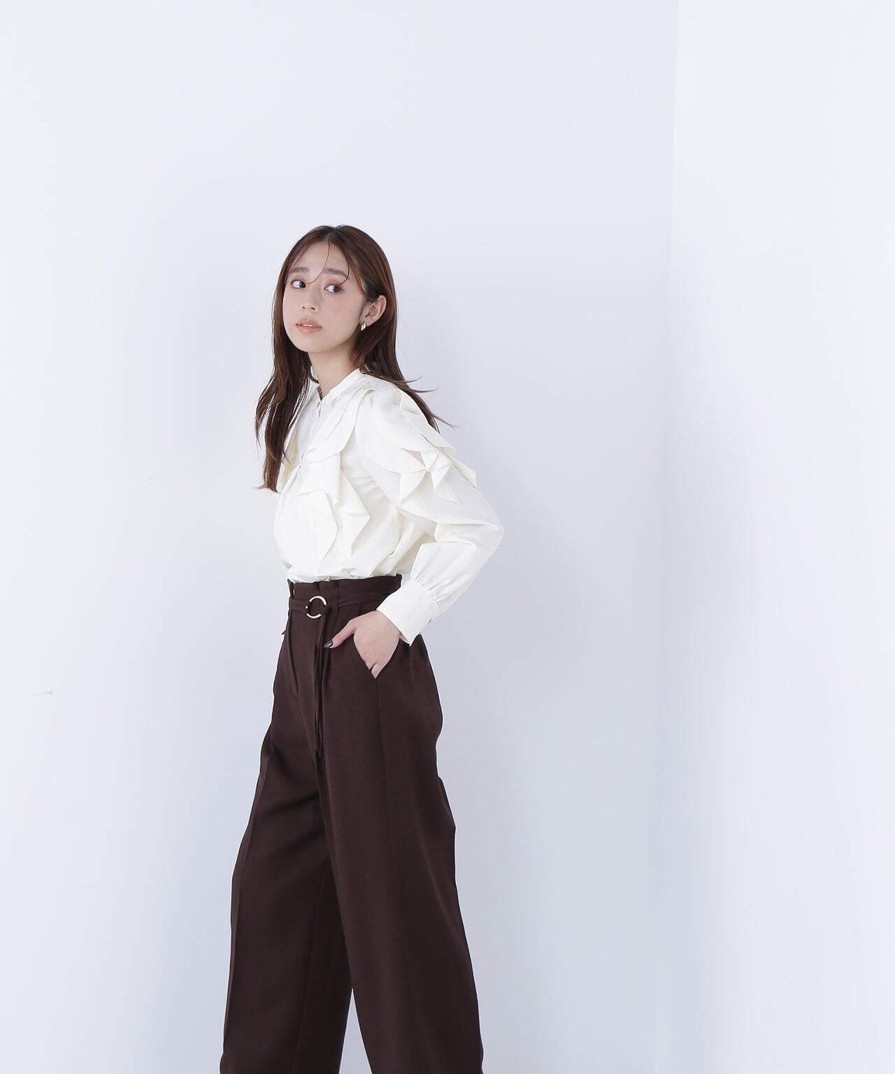 メタルポイントフリルブラウス