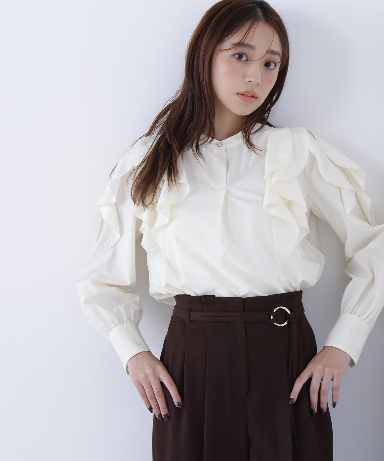 メタルポイントフリルブラウス