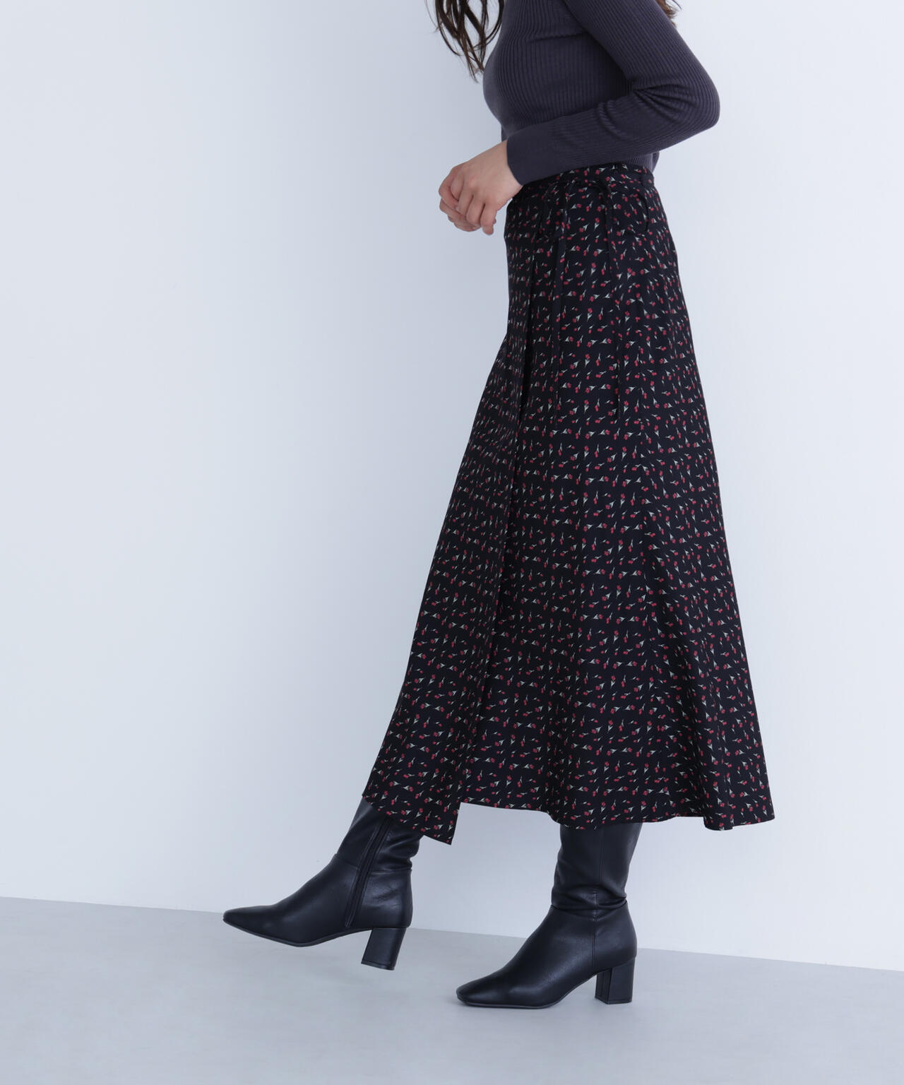 極美品✨45R 巻スカート　ラップ　プリーツ　総柄　フラワープリント 極美品✨45R 巻スカート ラップ プリーツ 総柄 フラワープリント