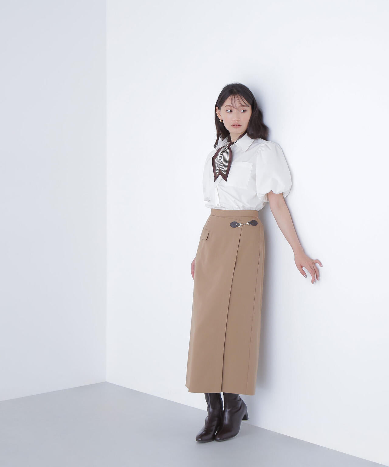 ビットディテールナロースカート