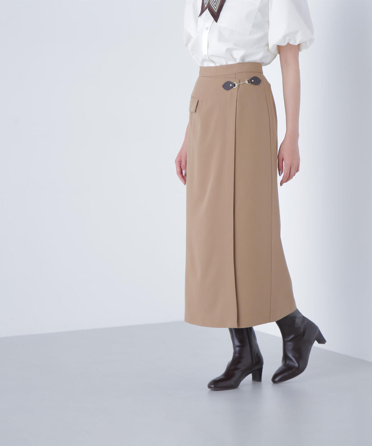 ビットディテールナロースカート