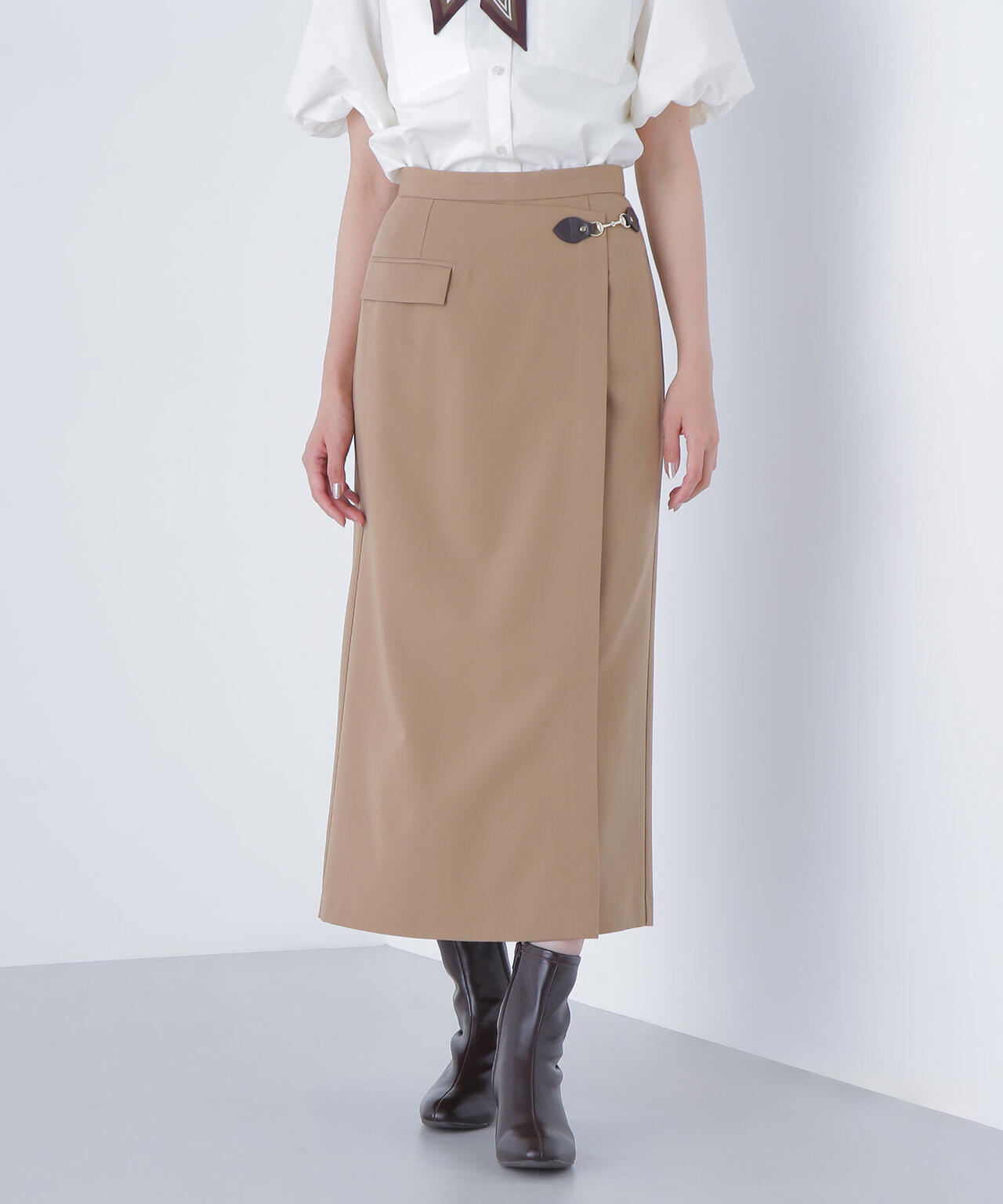 ビットディテールナロースカート
