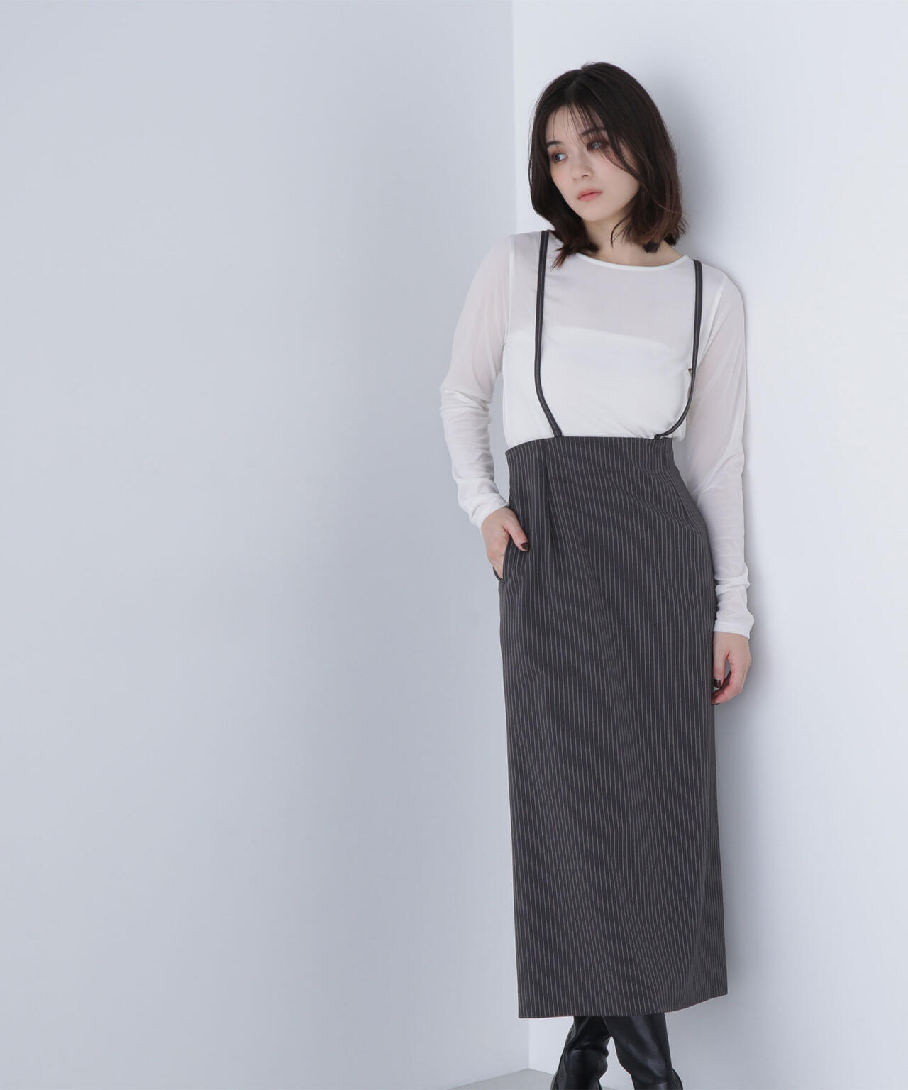 ストラップ付ナロースカート