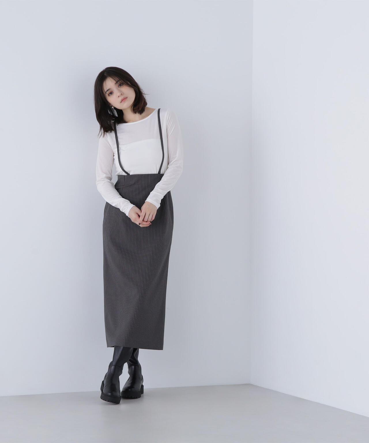 ストラップ付ナロースカート