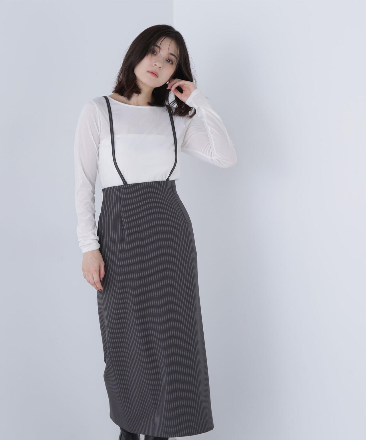 ストラップ付ナロースカート