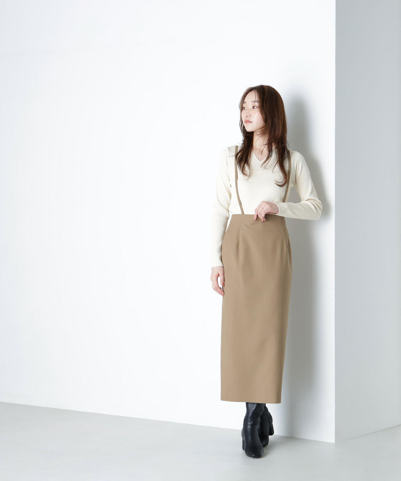 ストラップ付ナロースカート