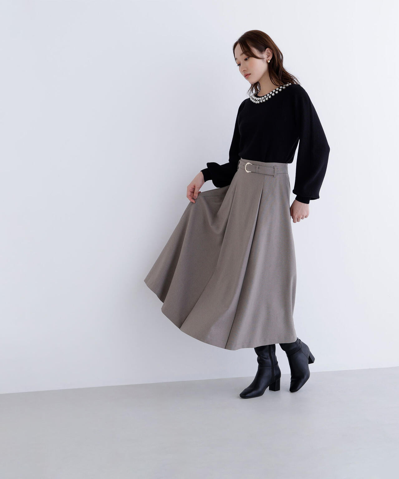 メタルバックルフレアスカート