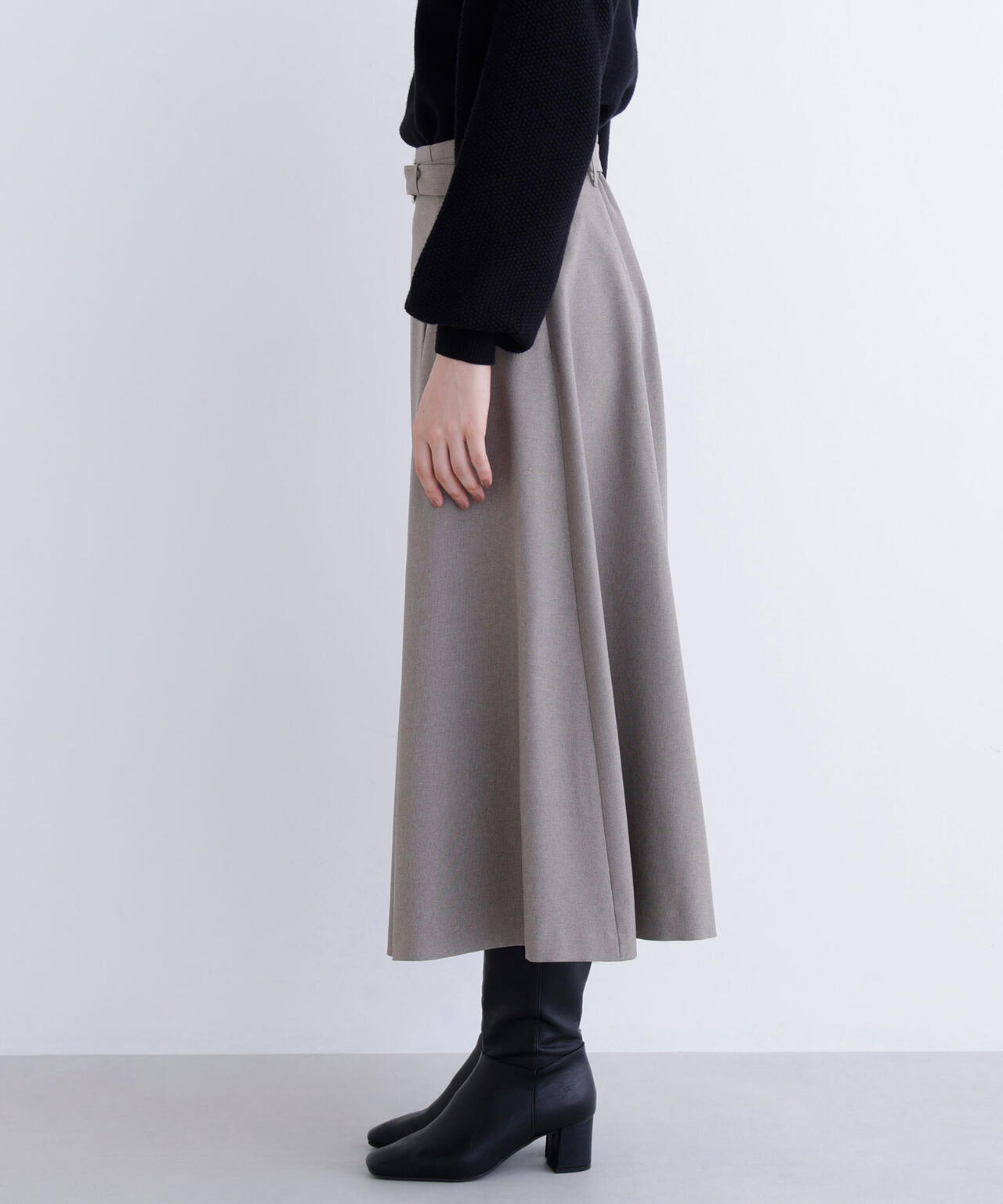 メタルバックルフレアスカート