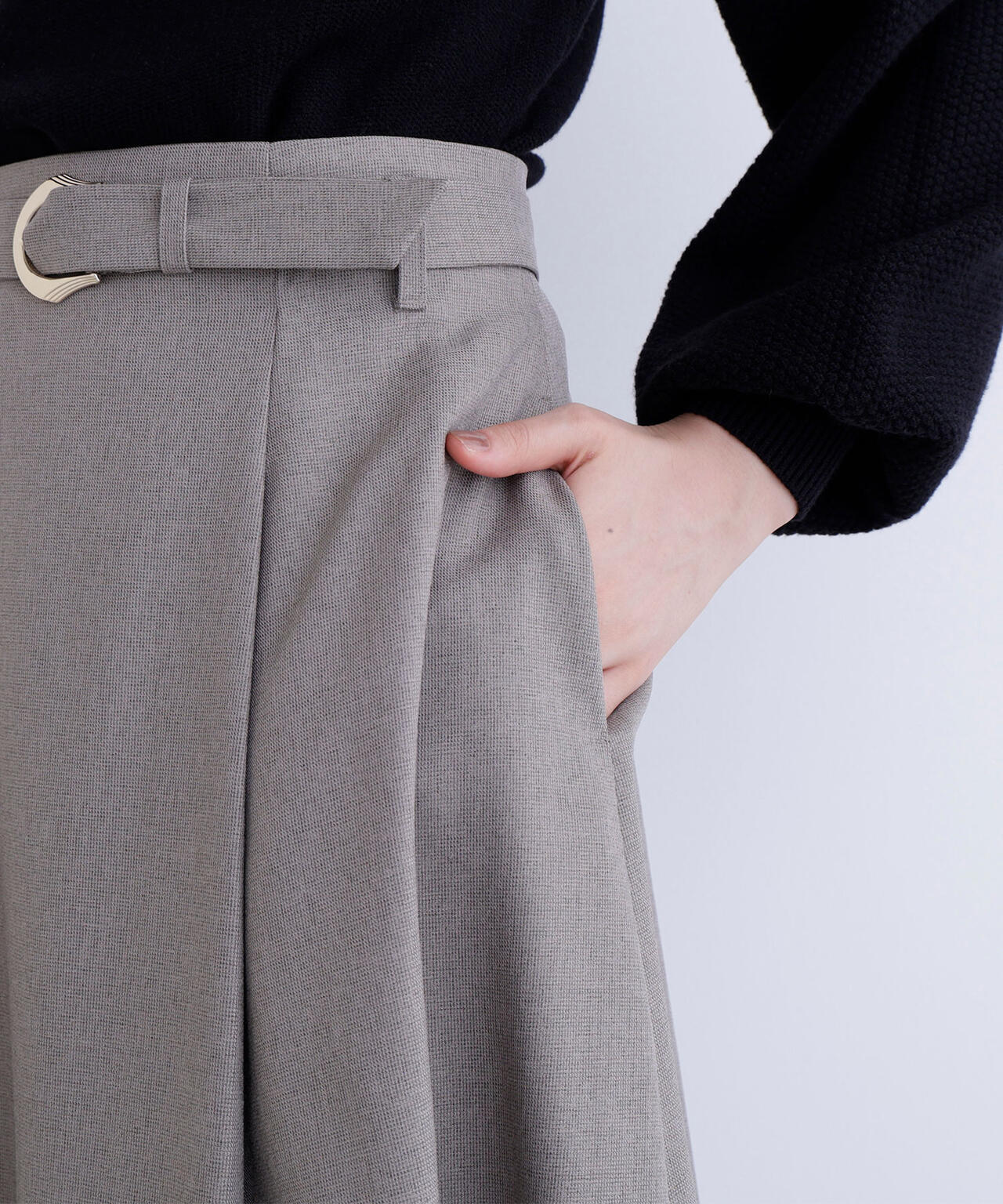 メタルバックルフレアスカート