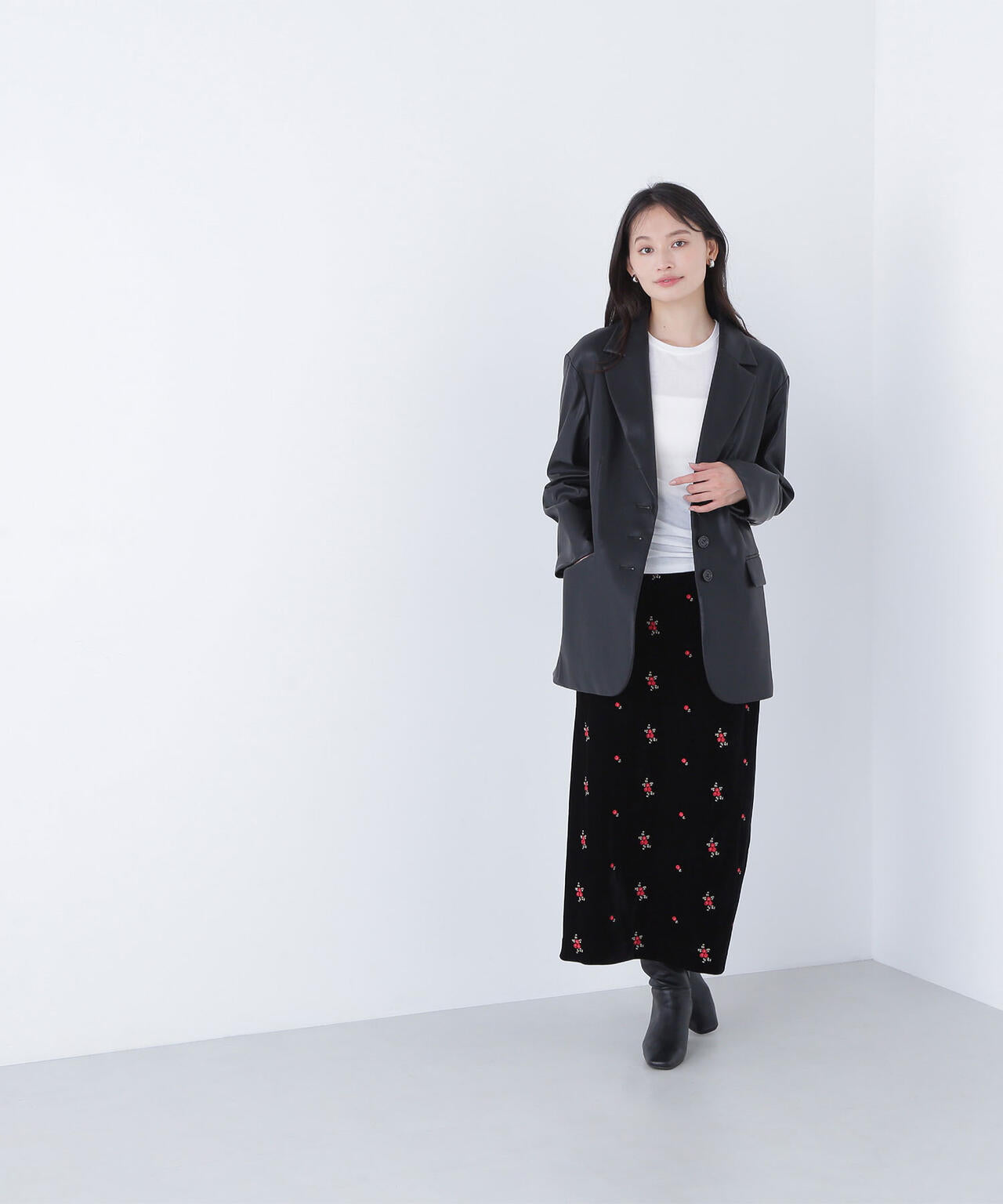 【BLANC】フラワー刺繍ベロアスカート