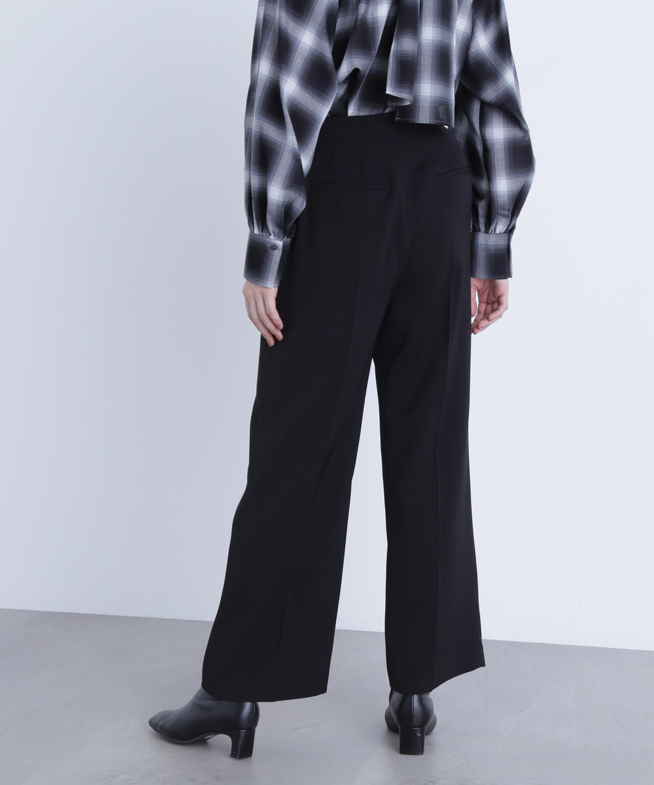 メタルディティールタックワイドパンツ