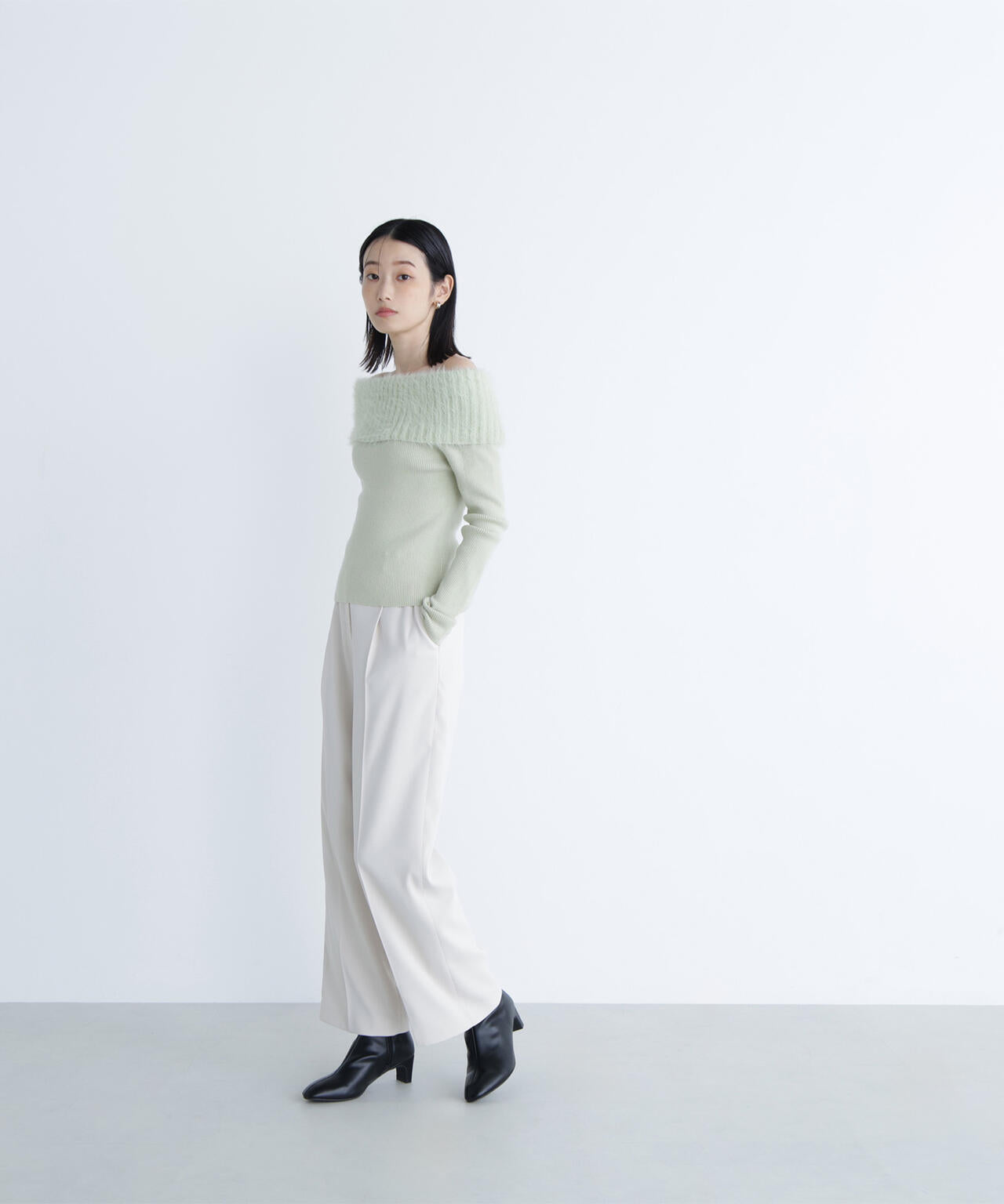 メタルディティールタックワイドパンツ