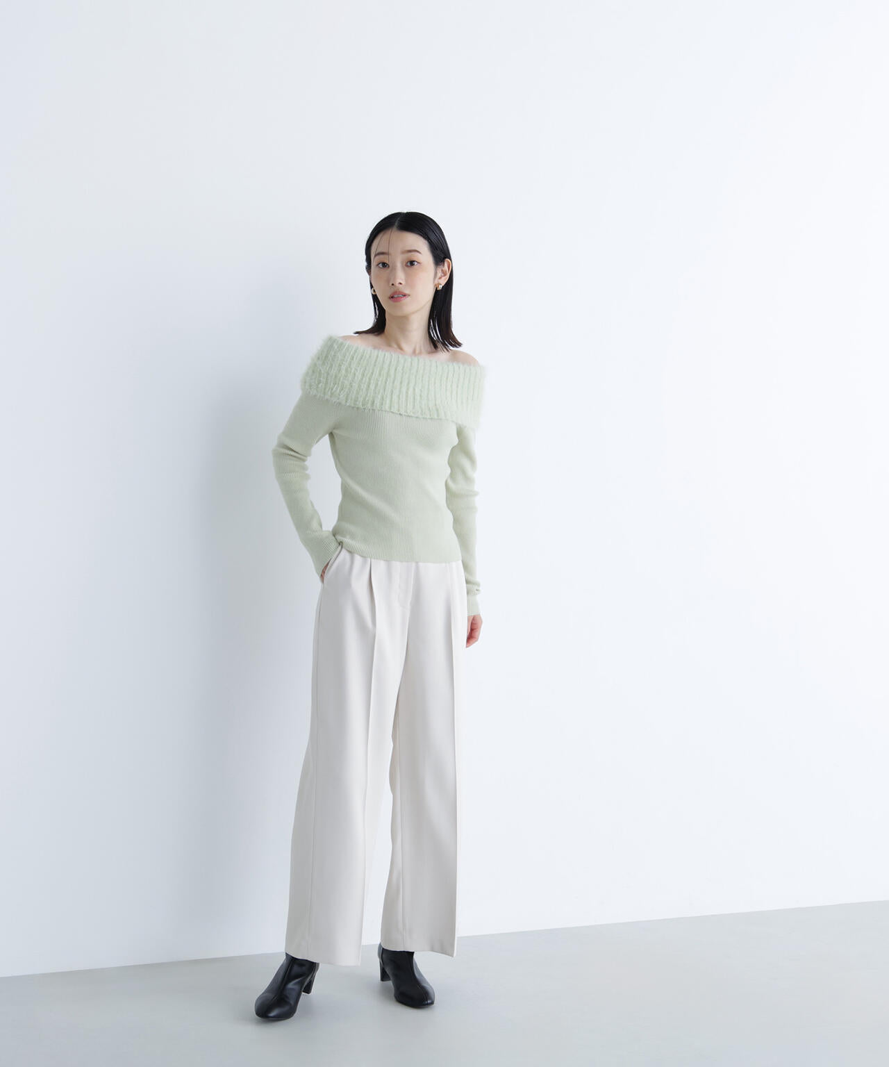 メタルディティールタックワイドパンツ