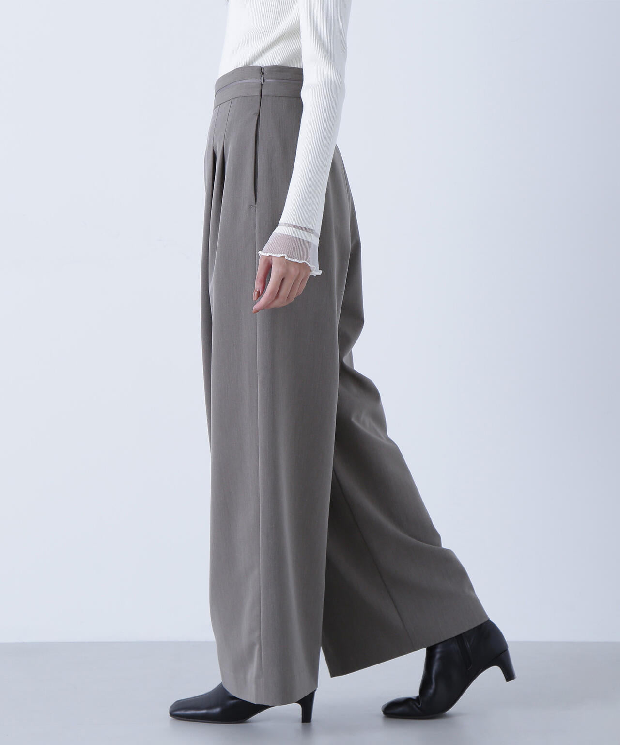 Bibiy グレー ワイドパンツ BIBIY. MADE | B. CLUB PREPPY PANTS GRAY｜Bibiy.