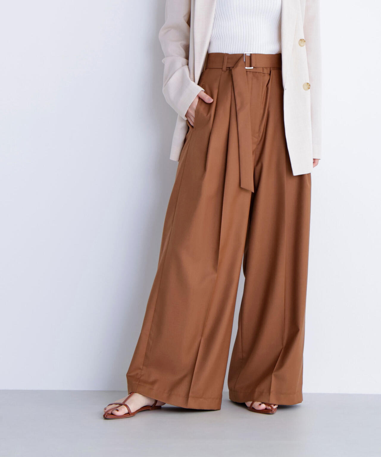 デザインベルトワイドパンツ