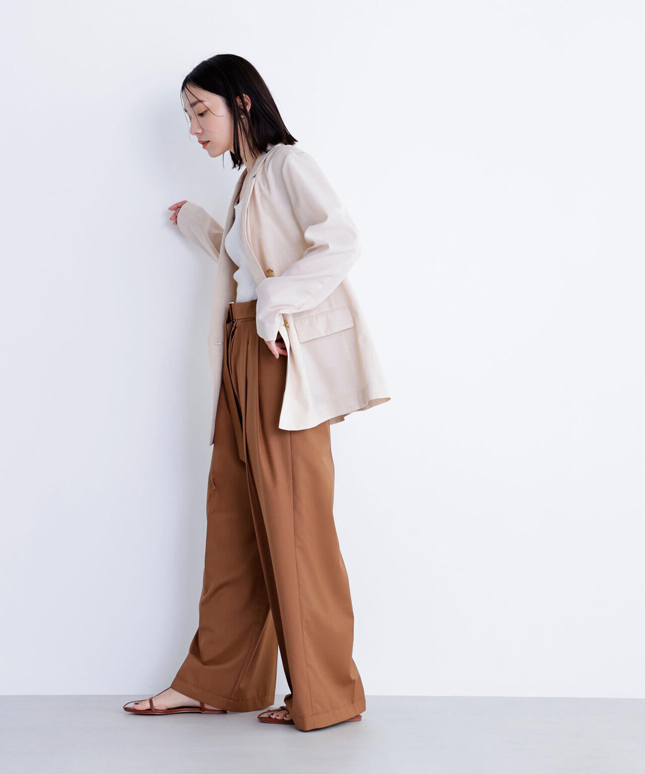 デザインベルトワイドパンツ