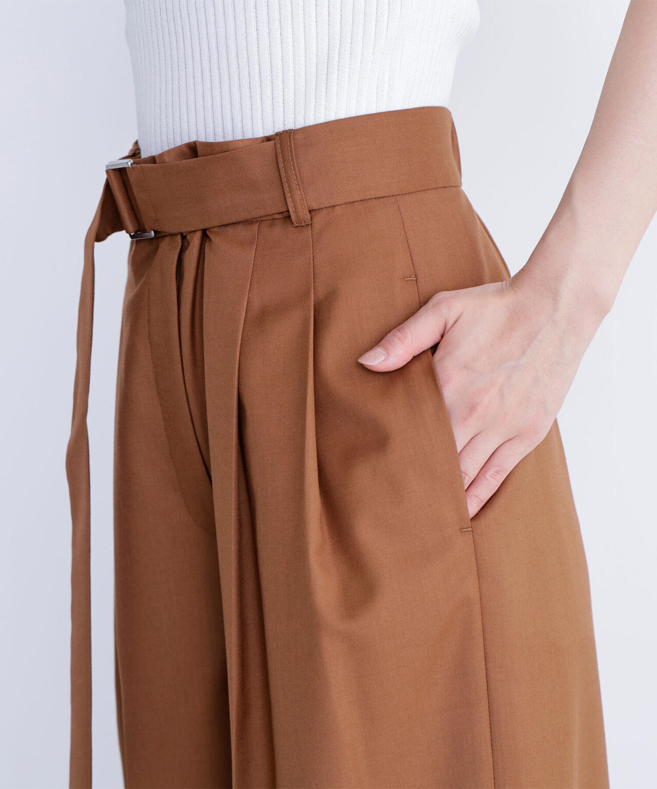 デザインベルトワイドパンツ