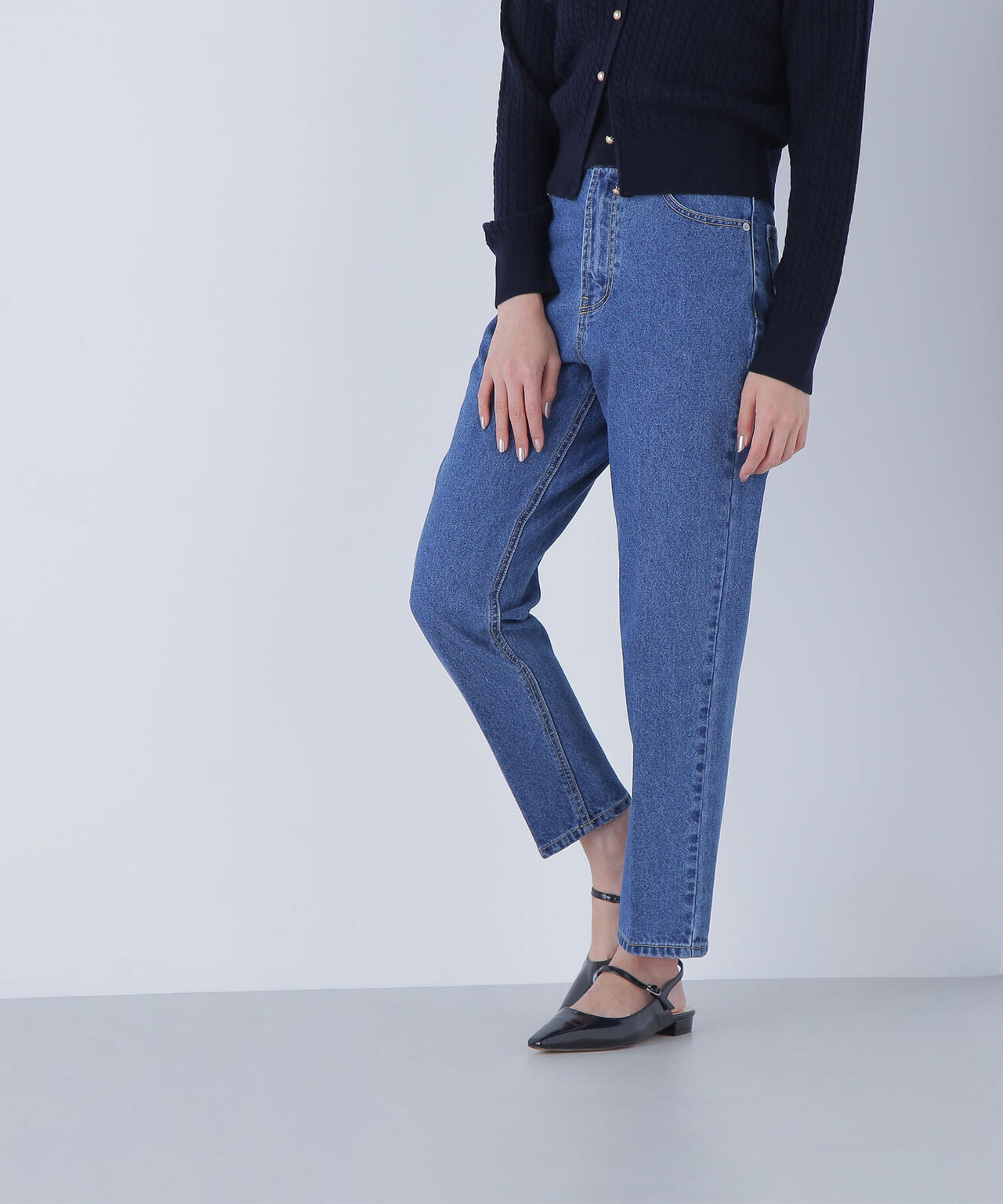 セミテーパードデニムパンツ