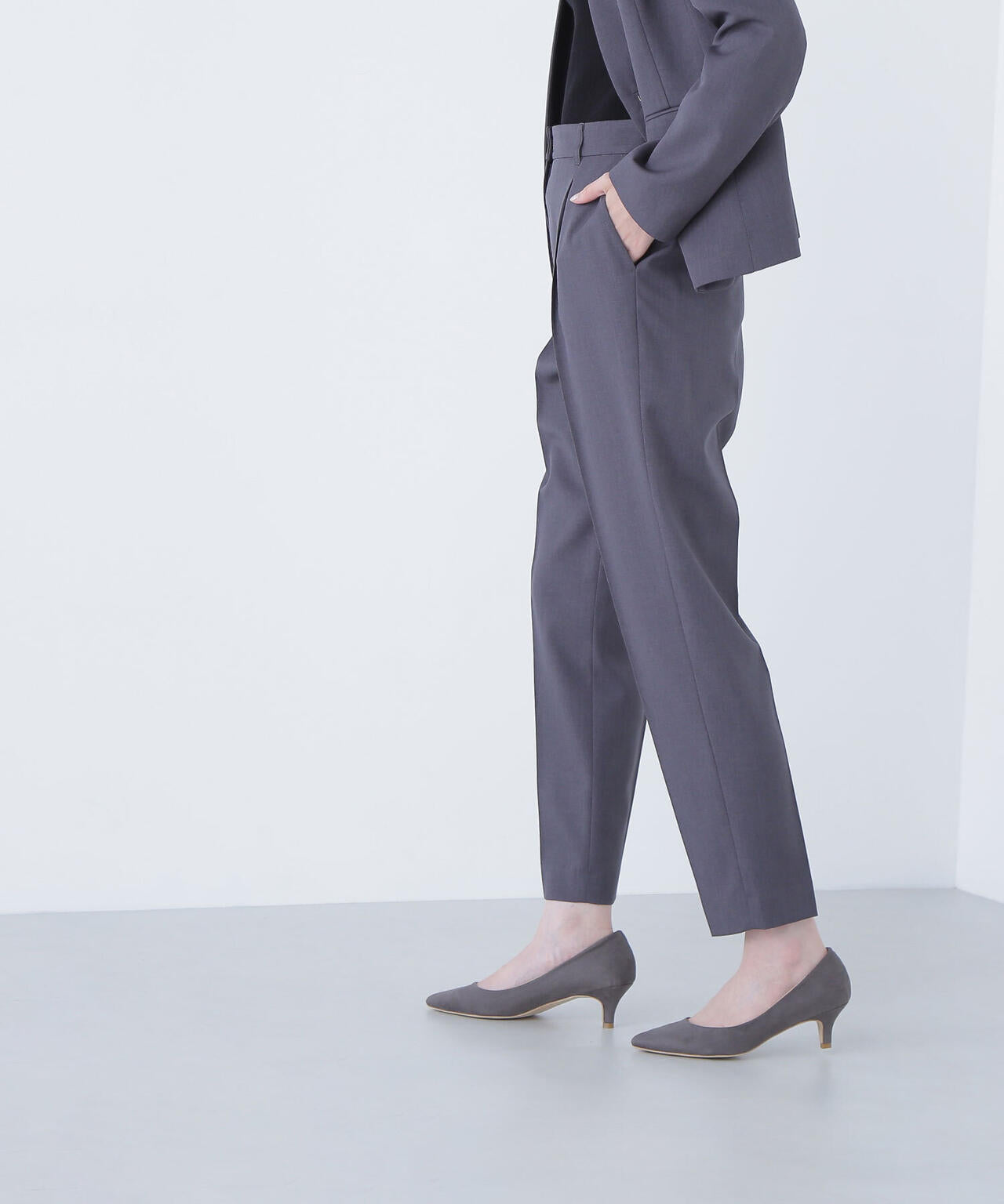 パウダリーツイルセットアップシリーズ テーパードパンツ