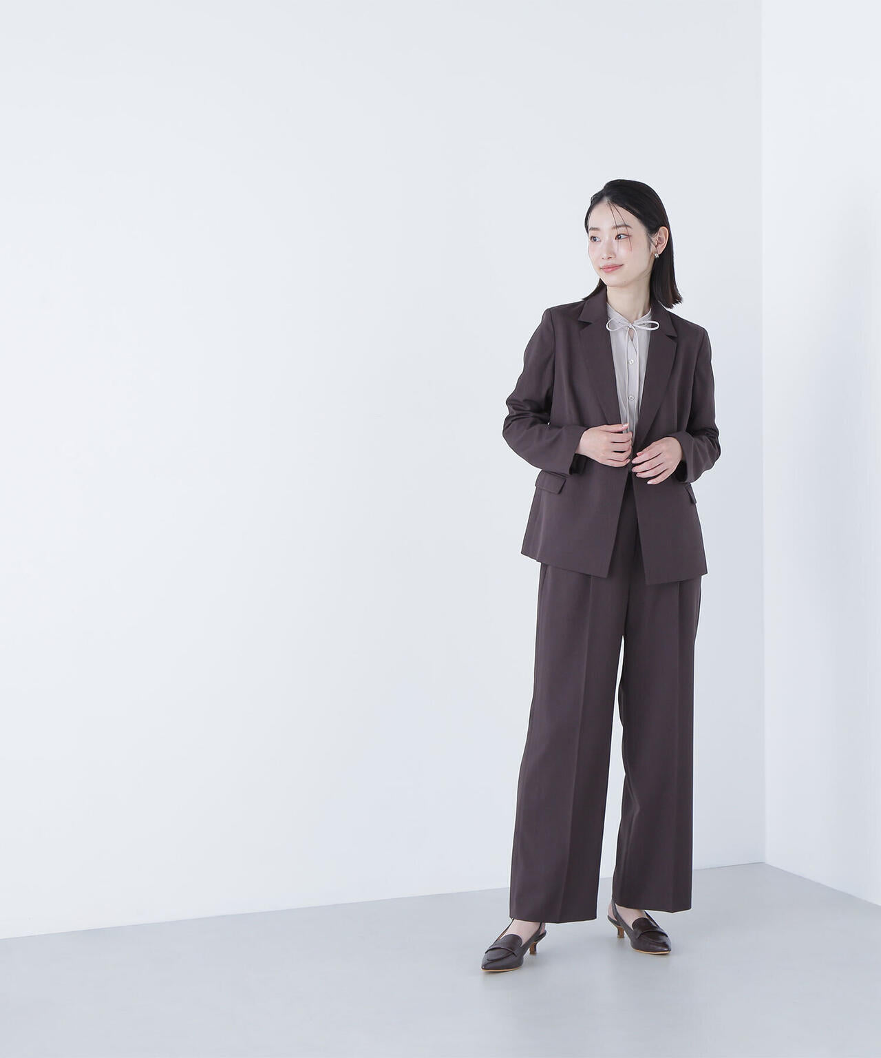 パウダリーツイルセットアップシリーズ　ワイドストレートパンツ