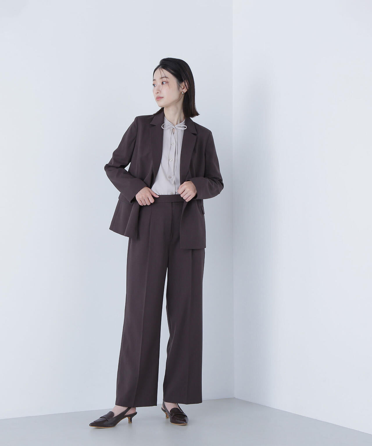 パウダリーツイルセットアップシリーズ　ワイドストレートパンツ