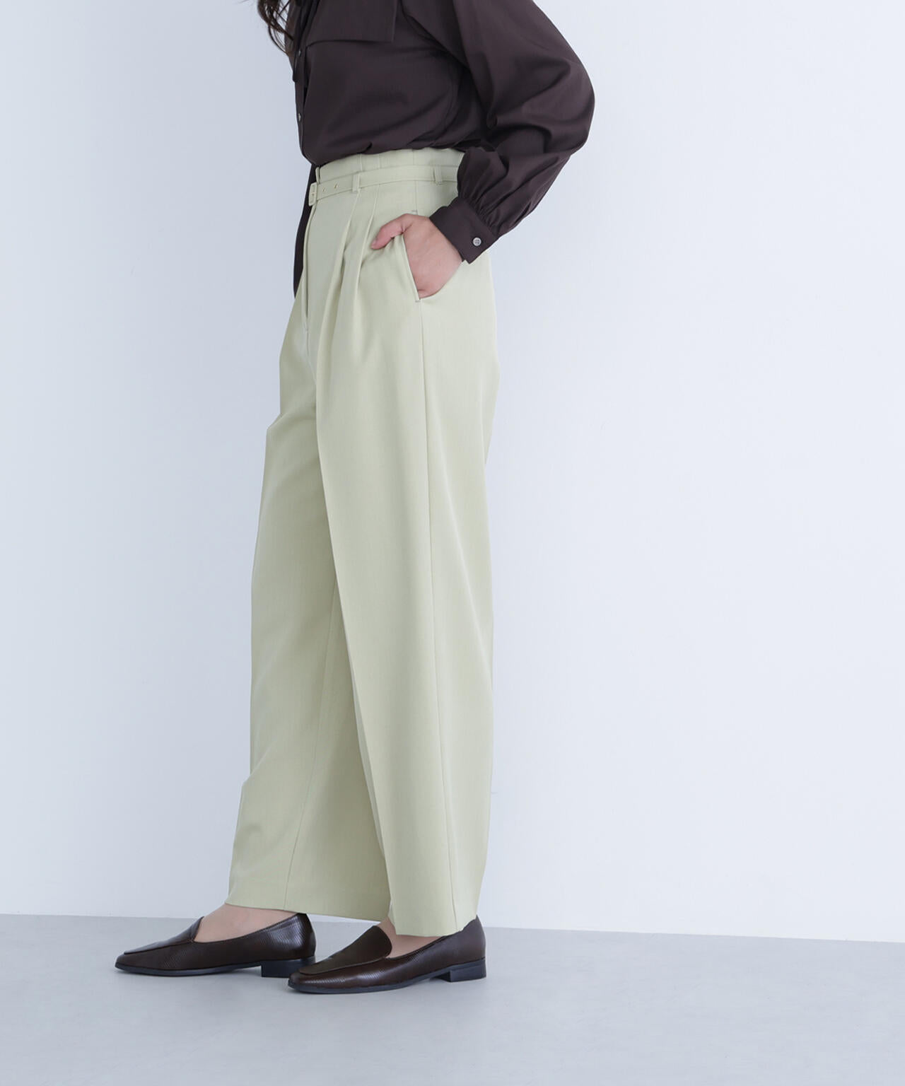 【CLASSY.掲載】【ちょうど、いい服】くびれ仕込みベルテッドパンツ