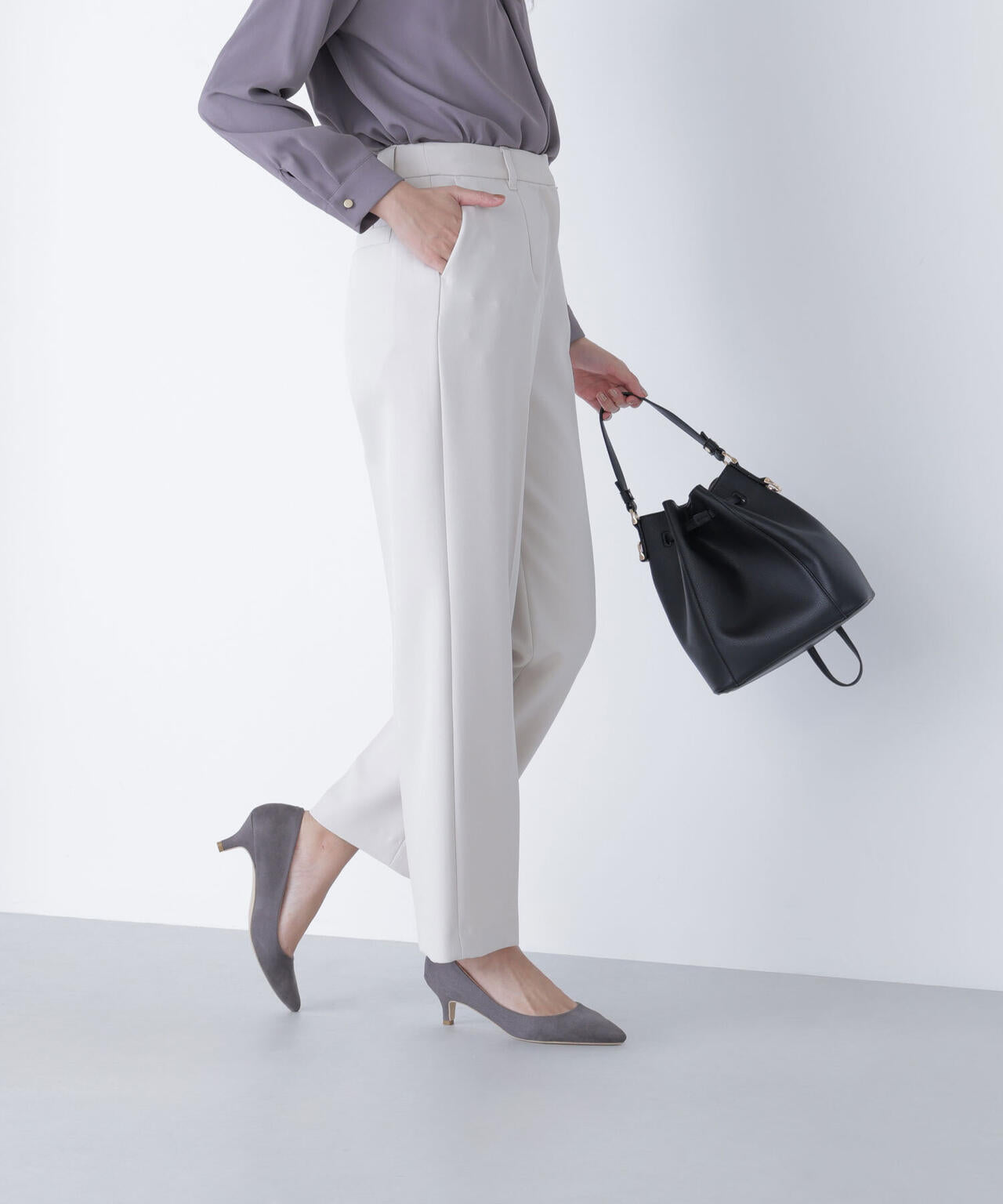 スリムストレートパンツ