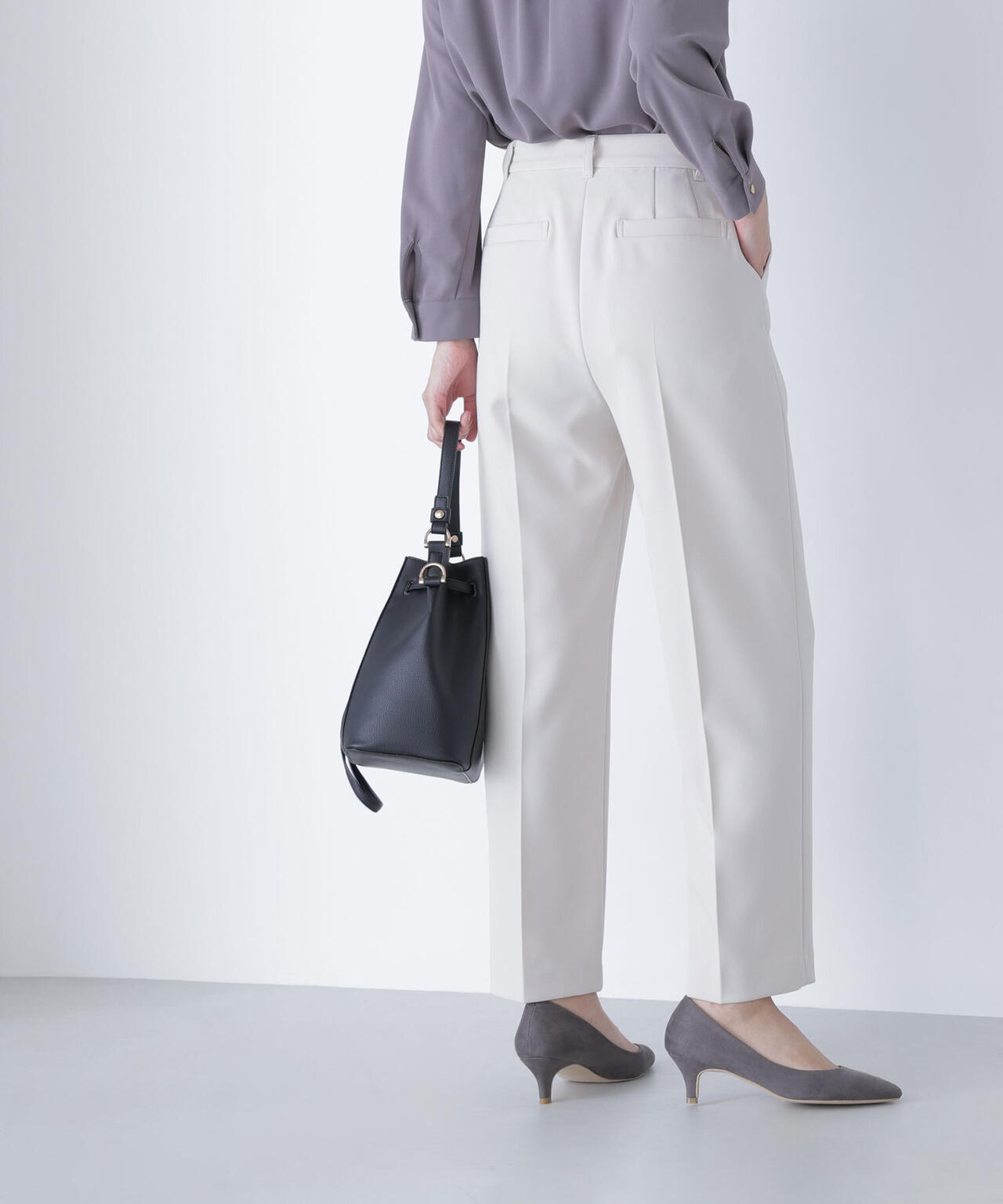 スリムストレートパンツ