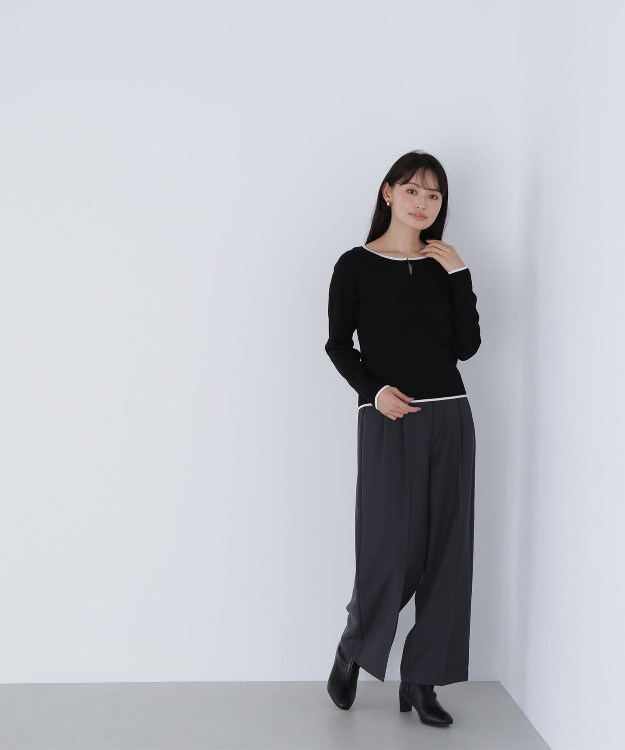 フェイクレザーベルテッドワイドパンツ