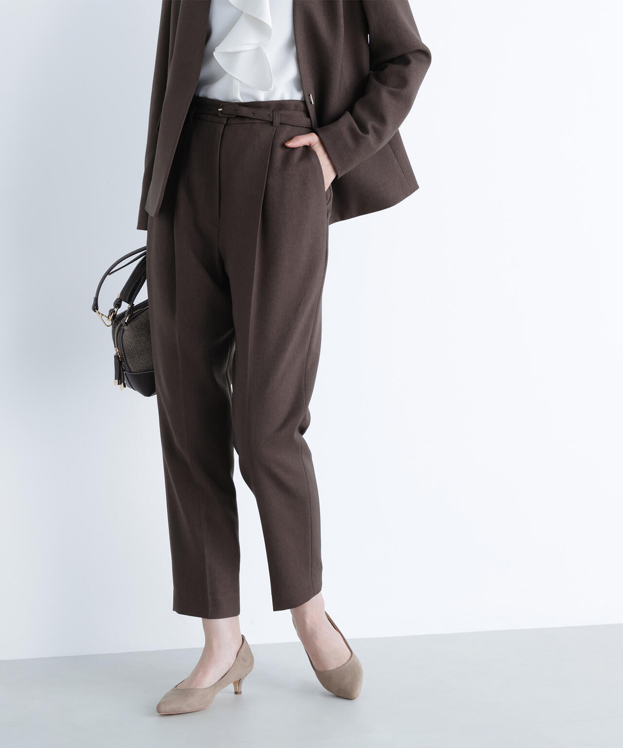 ウーステッドライクツイル SETUP テーパードパンツ