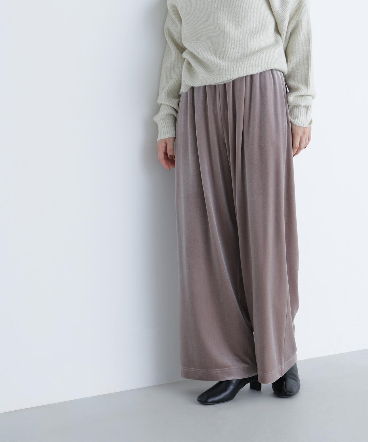 ベロアイージーパンツ | NATURAL BEAUTY BASIC（ナチュラル