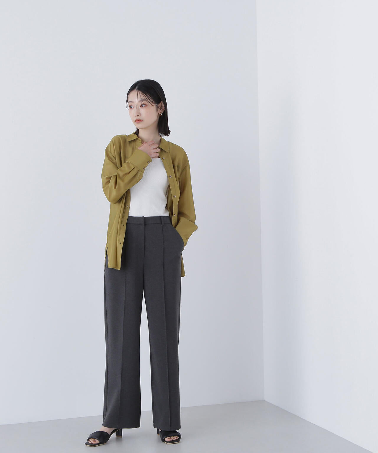 スムースストレートパンツ