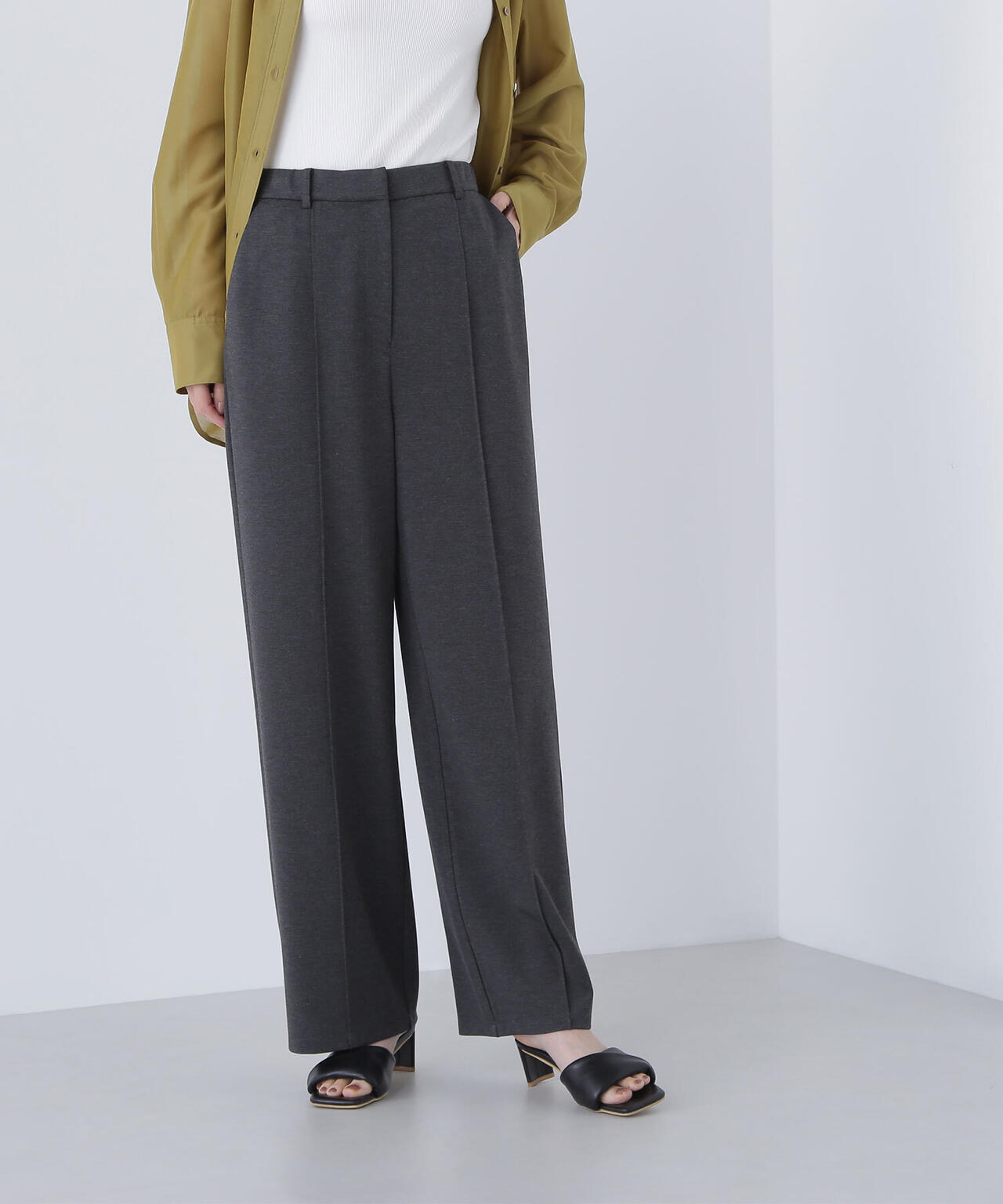 スムースストレートパンツ