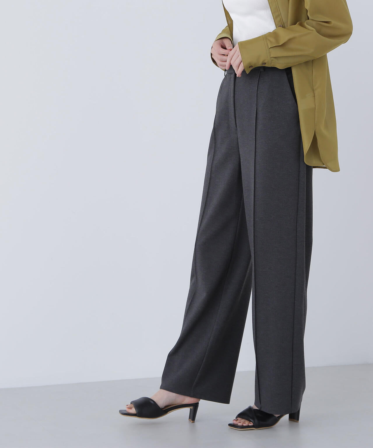 スムースストレートパンツ