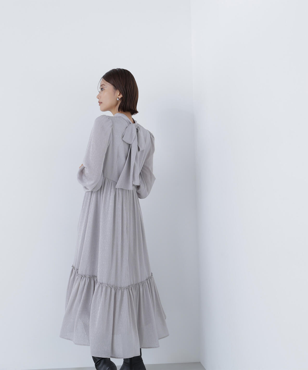 ★新品未使用★24ssナチュラルビューティーベーシック　★ジャガードワンピース 横浜ジョイナス・mix.tokyo限定カラー：グレー】バックリボン