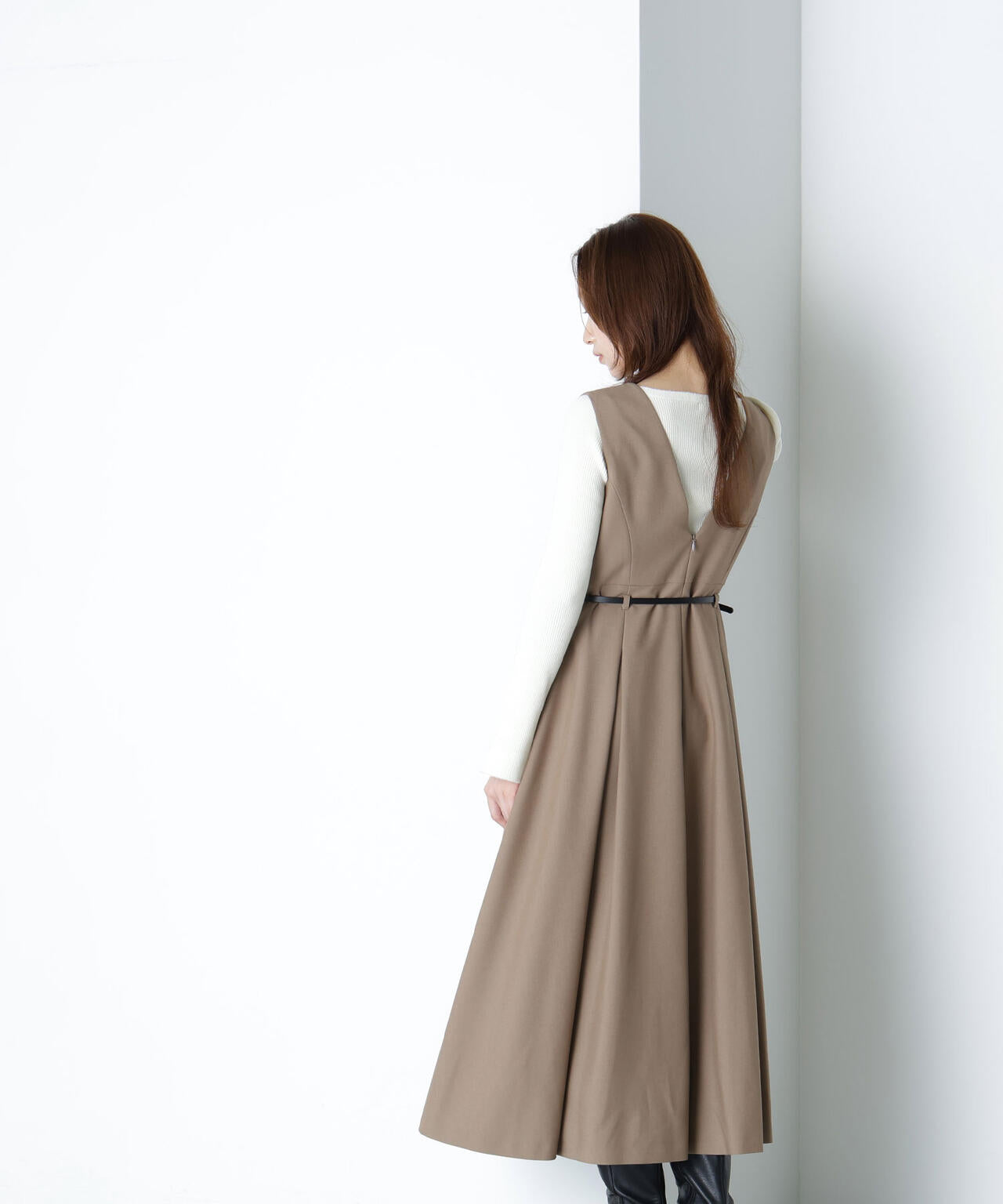 新品タグ付ベルテットタックジャンスカ ベージュP/Sサイズ ナチュラルビューティーベーシック NATURAL BEAUTY BASIC ベルテッド