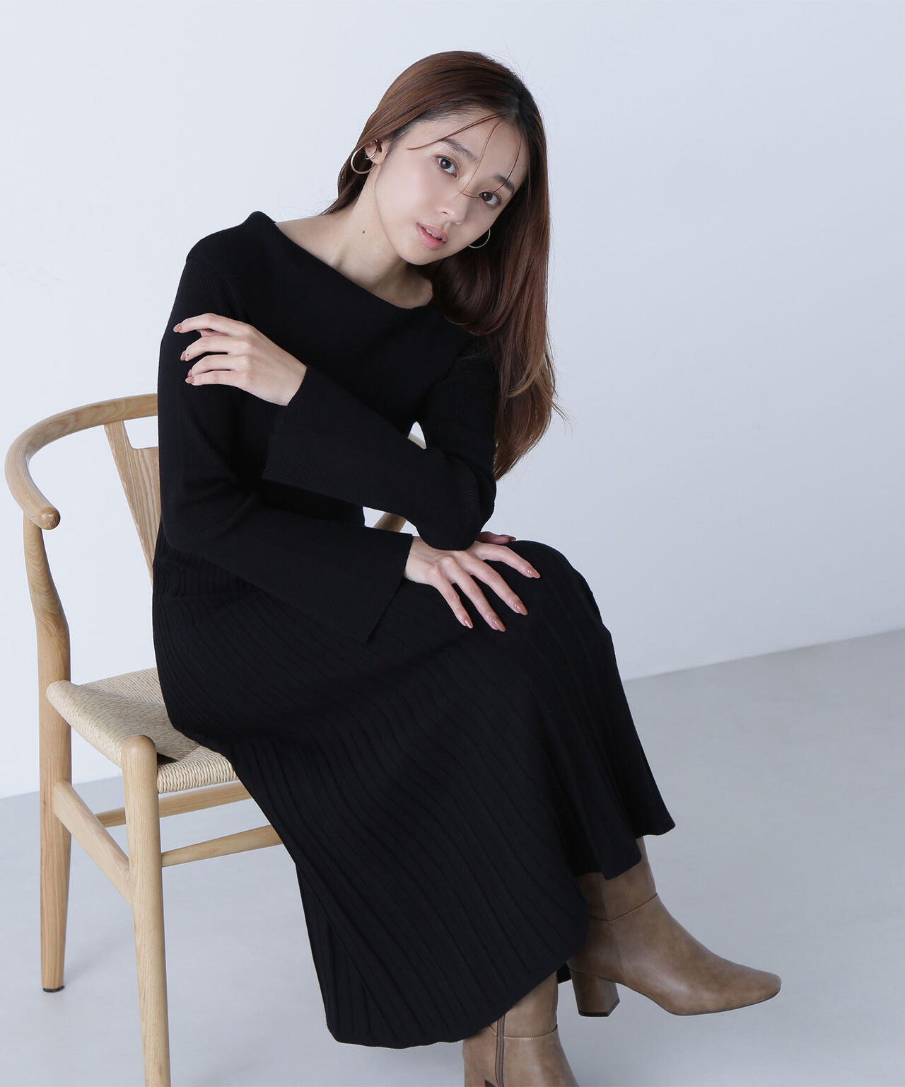 anuans アシメネックストレートニットワンピース アニュアンス anuans アシメネックストレートニットワンピース