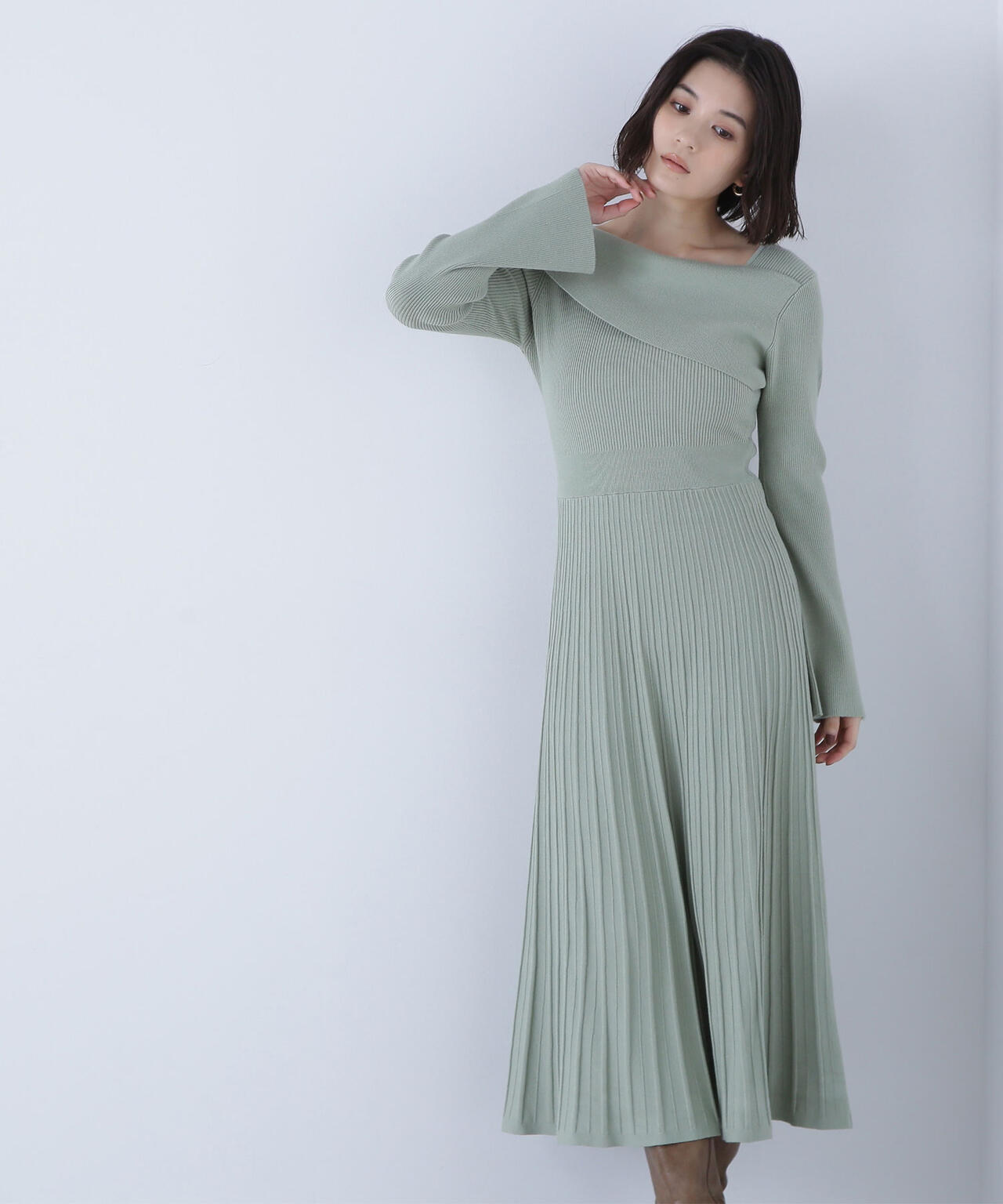 アシメネックニットワンピース