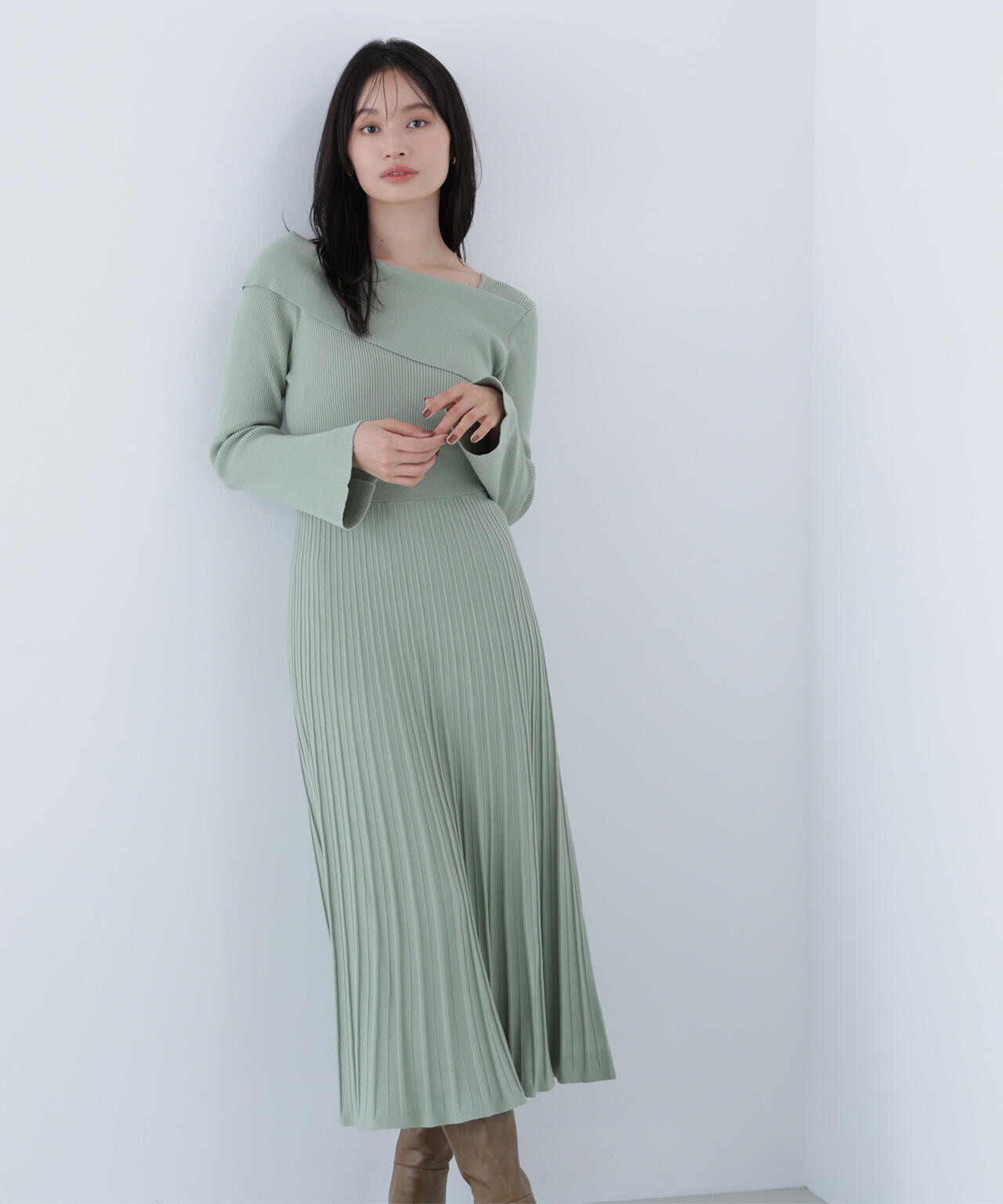 アシメネックニットワンピース