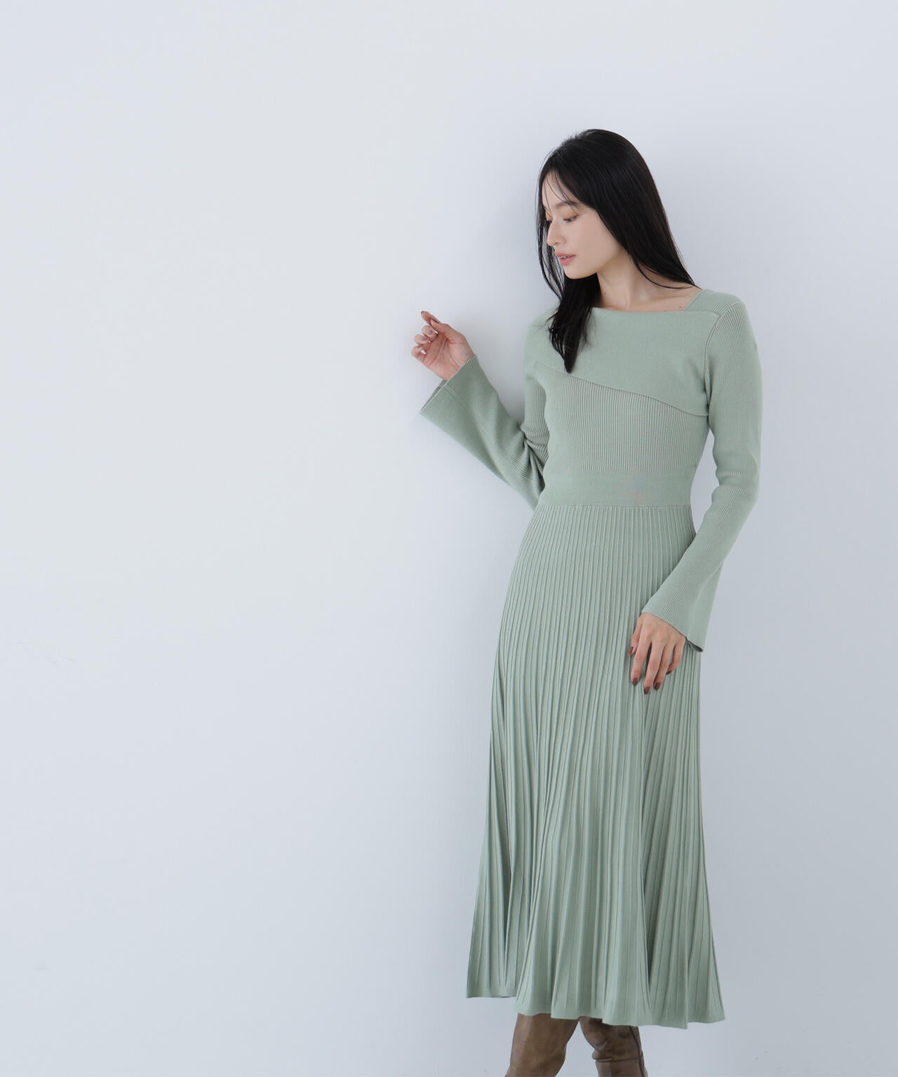 アシメネックニットワンピース