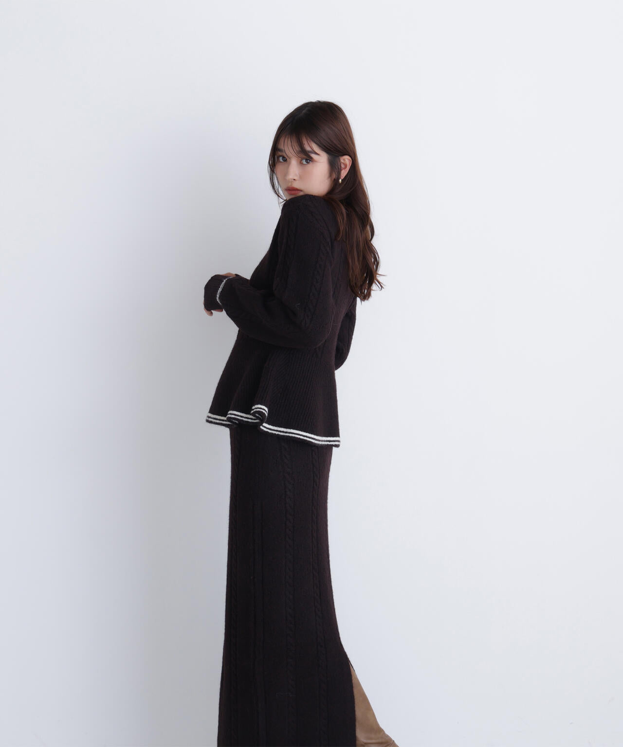 新作！一度のみ！【and per se】ニットセットアップ ペプラムケーブルニットセットアップ | NATURAL BEAUTY BASIC